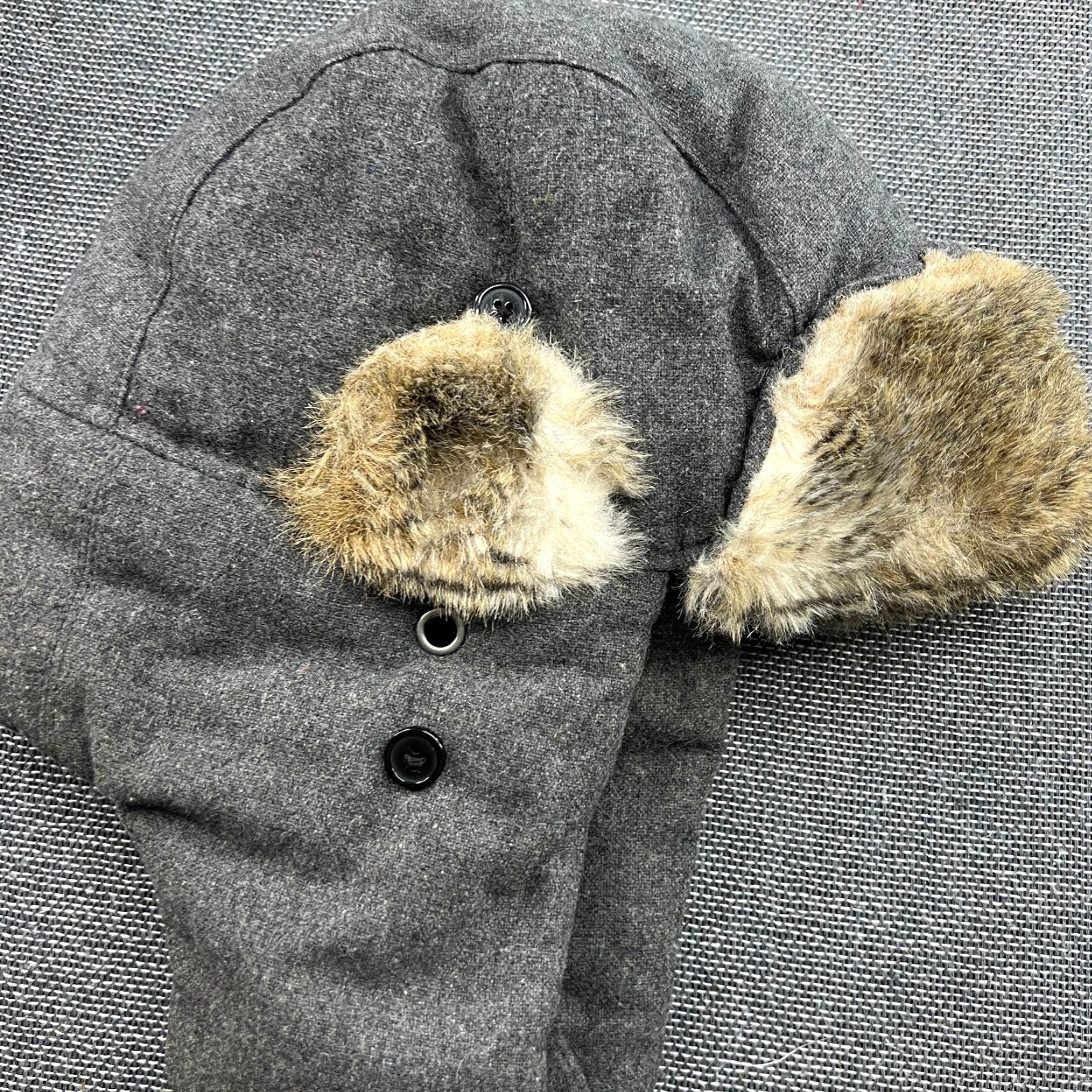 Gant GANT Trapper Hat Wool Viscose Blend Gray Ushanka Ear Flap L-XL Tartan Lining Unisex Adults Wool Viscose Blend Gray Trapper Hat Ladys Mens? Size ONE SIZE - 4 Thumbnail