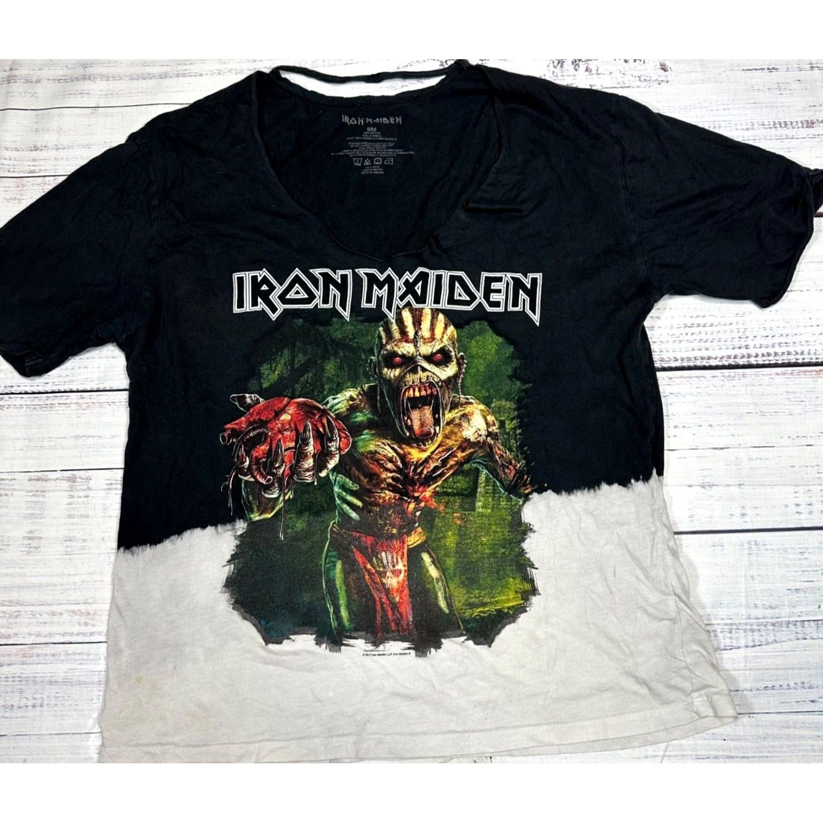 Vintage Iron Maiden Womens Short Sleeve T-Shirt S Black/Gray Front Graphic Pullover Size S / US 4 / IT 40 - 2 Thumbnail