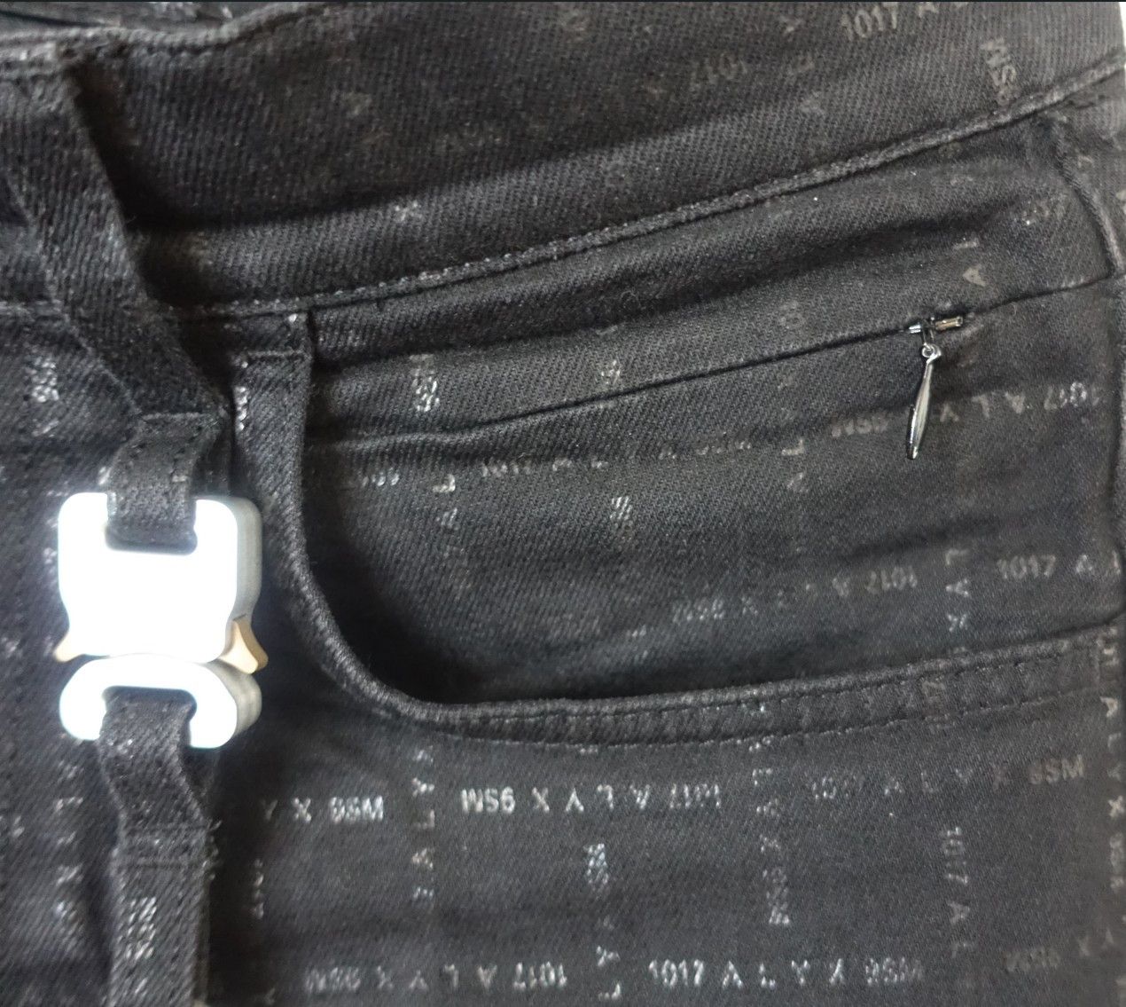 1017 ALYX 9SM Alyx logo jeans Size US 30 / EU 46 - 2 Thumbnail