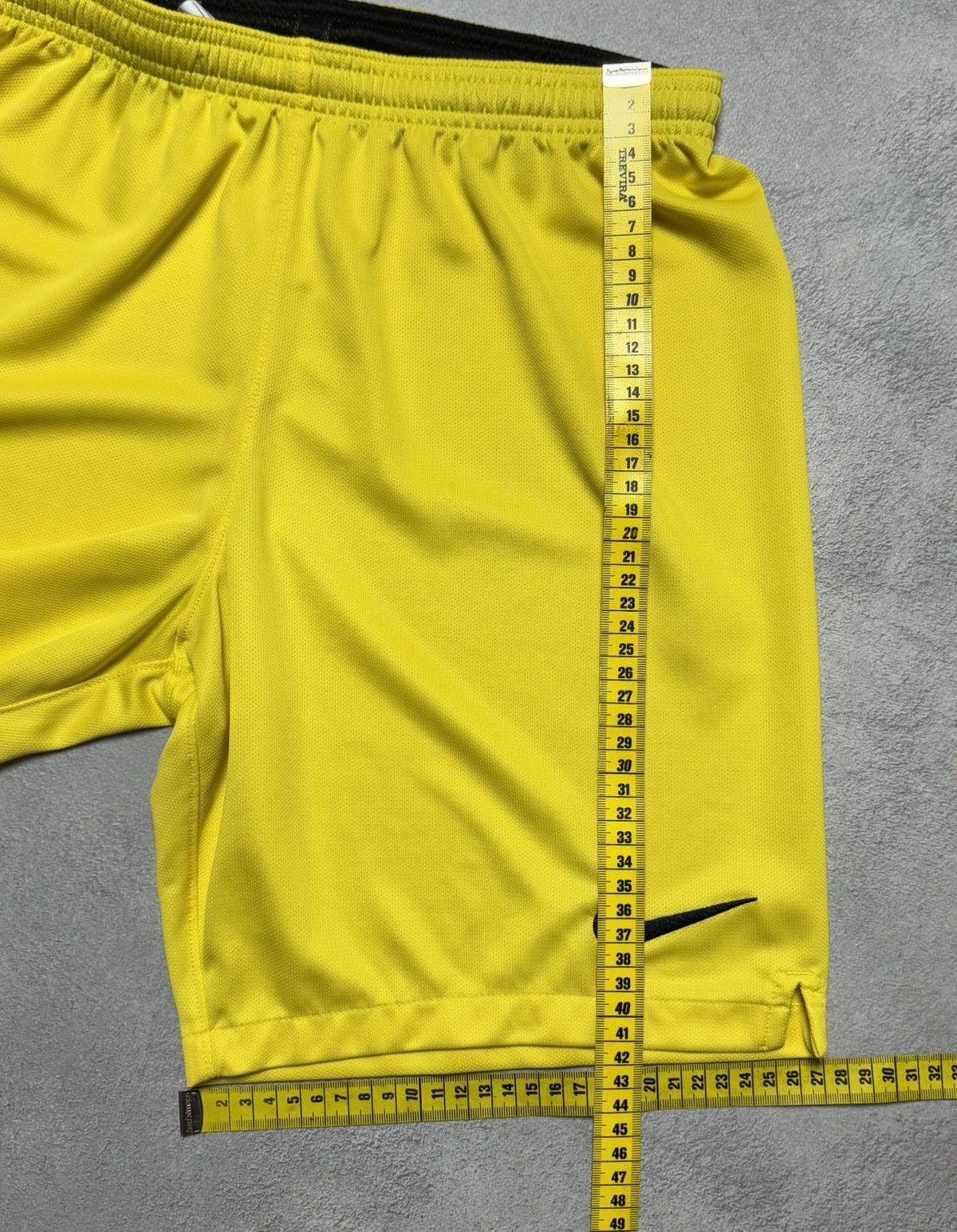 Nike Nike England 2018 2019 Goalkeeper Football Soccer Shorts Size US 32 / EU 48 - 12 Thumbnail