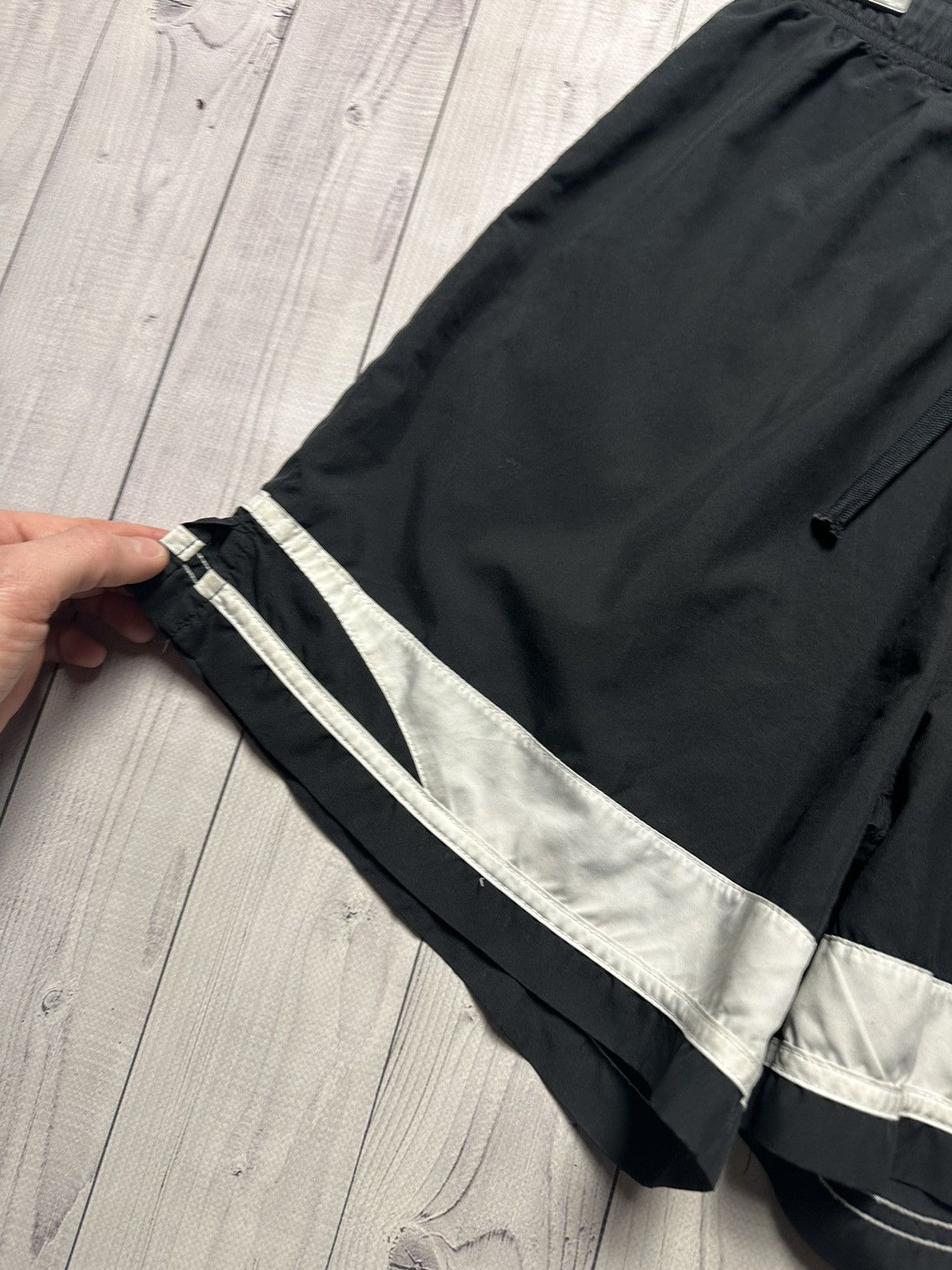 Nike × Vintage Vintage Nike shorts size S logo black Size US 30 / EU 46 - 3 Thumbnail