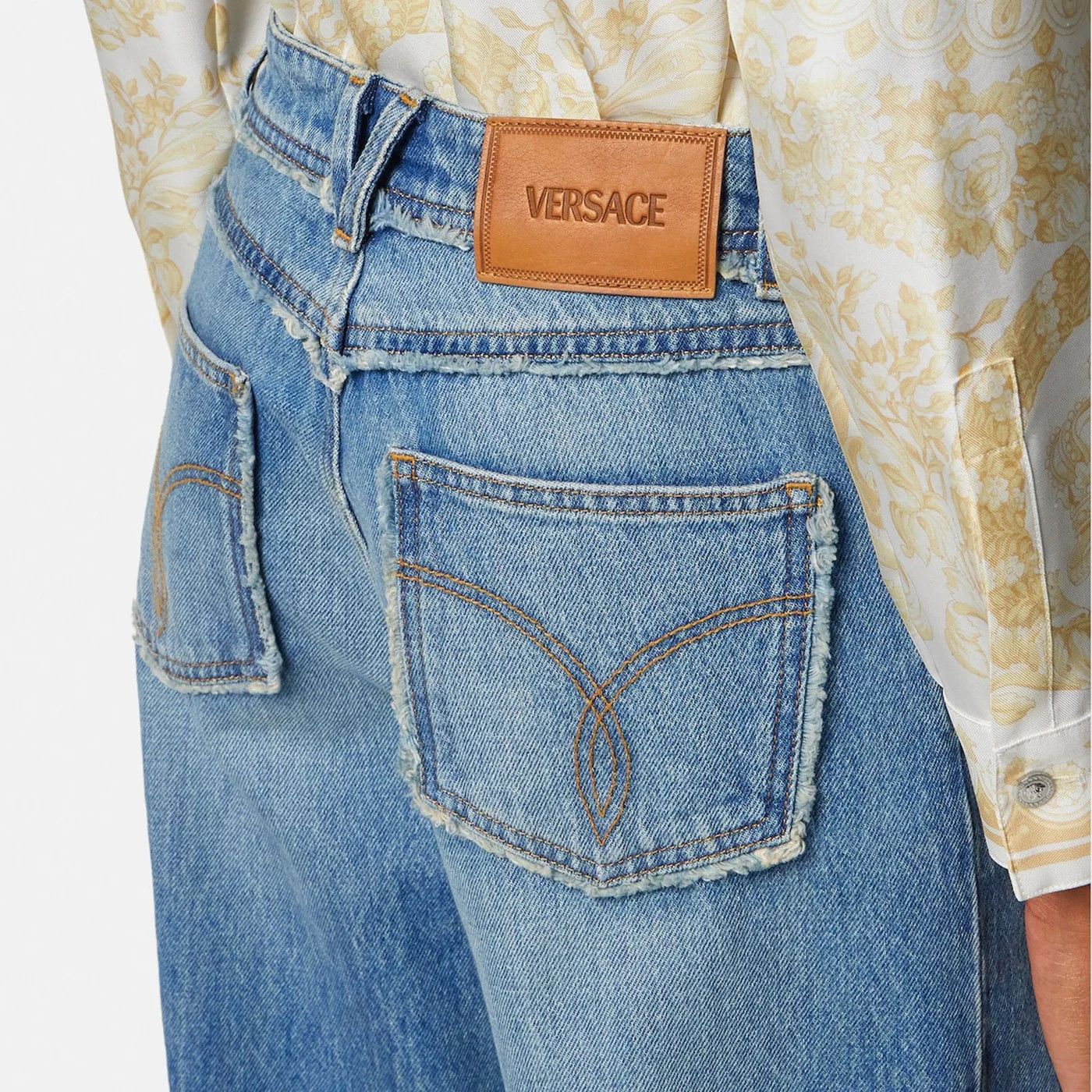 Versace o1d2blof0426 Denim Jeans in Blue Size 28" / US 6 / IT 42 - 4 Thumbnail