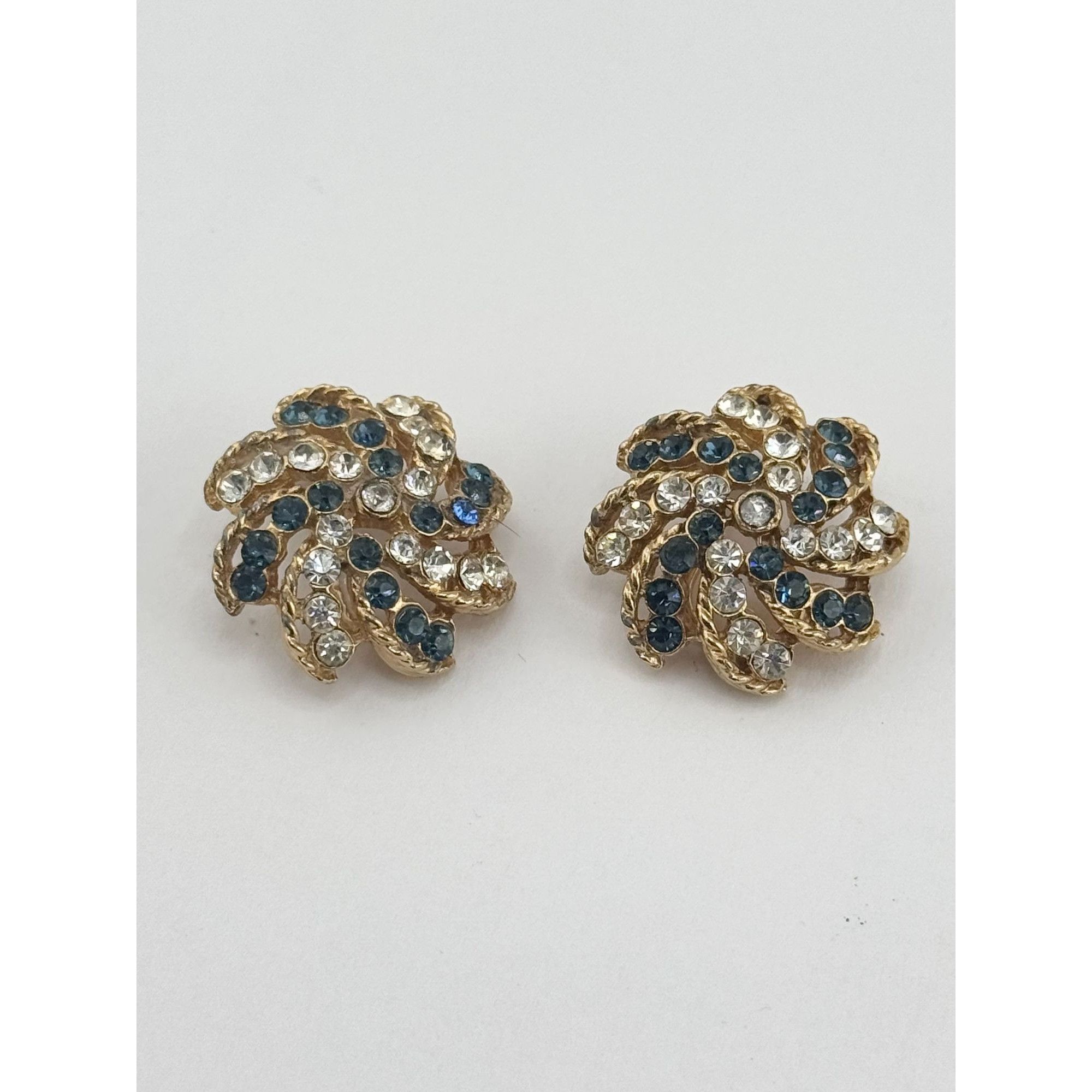 Vintage Vintage Capri blue rhinestone flower earrings Size ONE SIZE - 3 Thumbnail