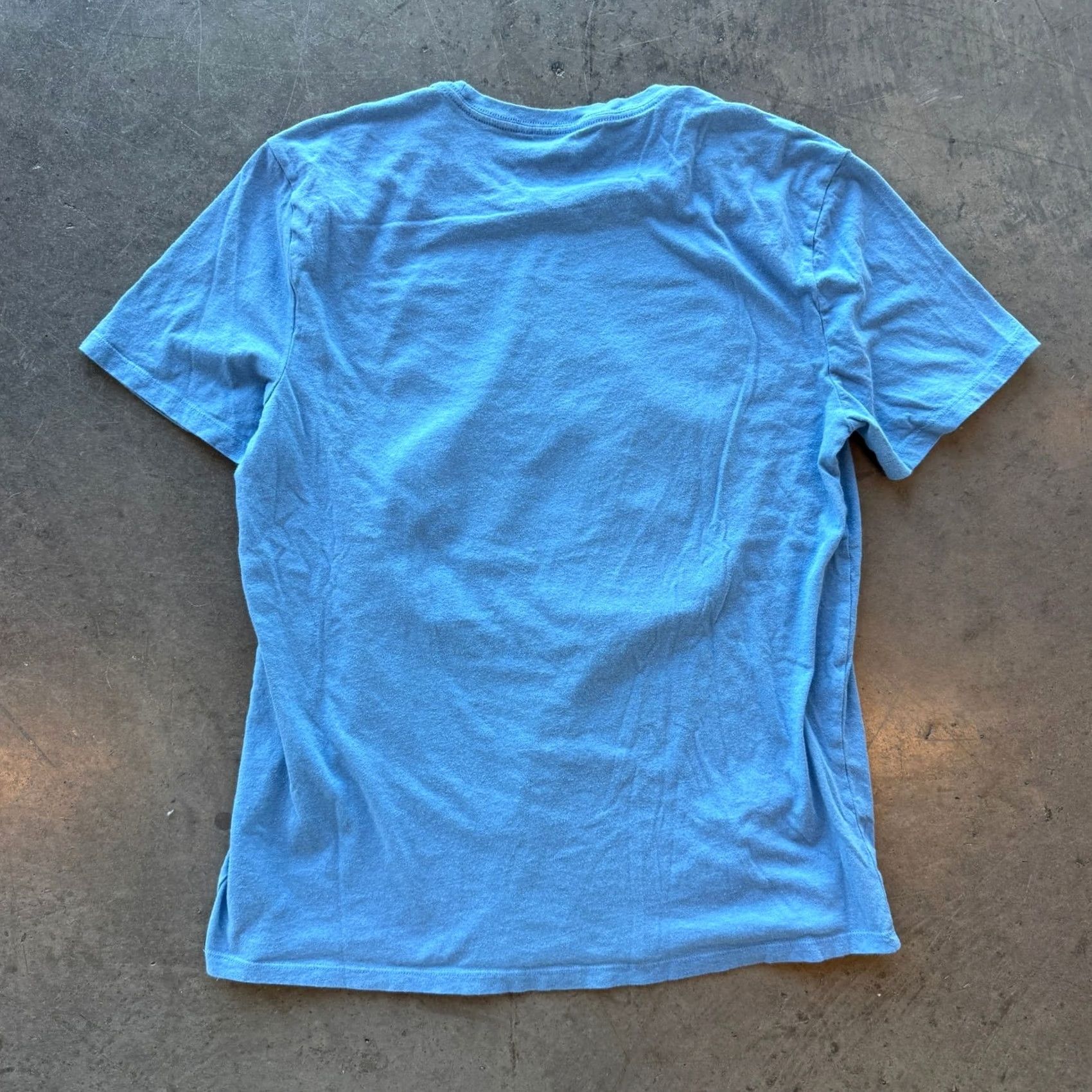 Gap VINTAGE Basquiat GAP Blue Graphic Tee Short Sleeve Large Men Size US 33 - 2 Thumbnail