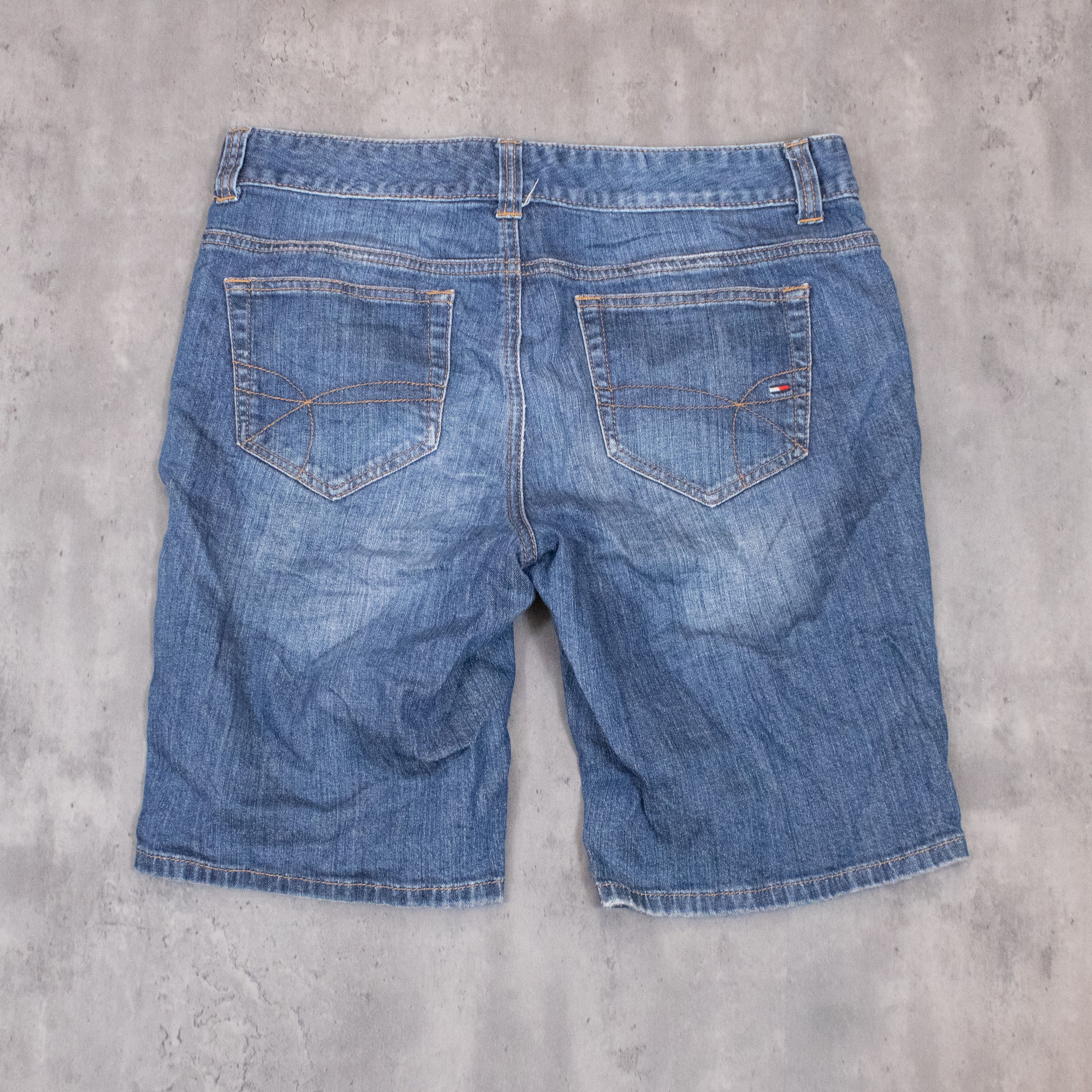 Tommy Hilfiger × Vintage Y2K Tommy Hilfigure Midwash Jort Jean Shorts Size US 34 / EU 50 - 12 Thumbnail