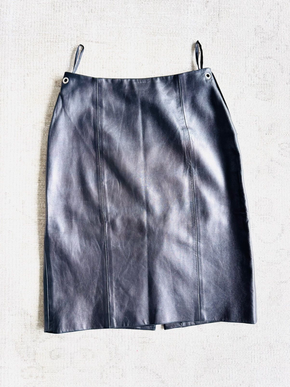 Prada Vintage 90s Prada leather grommet accent pencil skirt sz 40 Size 27" / US 4 / IT 40 - 10 Thumbnail