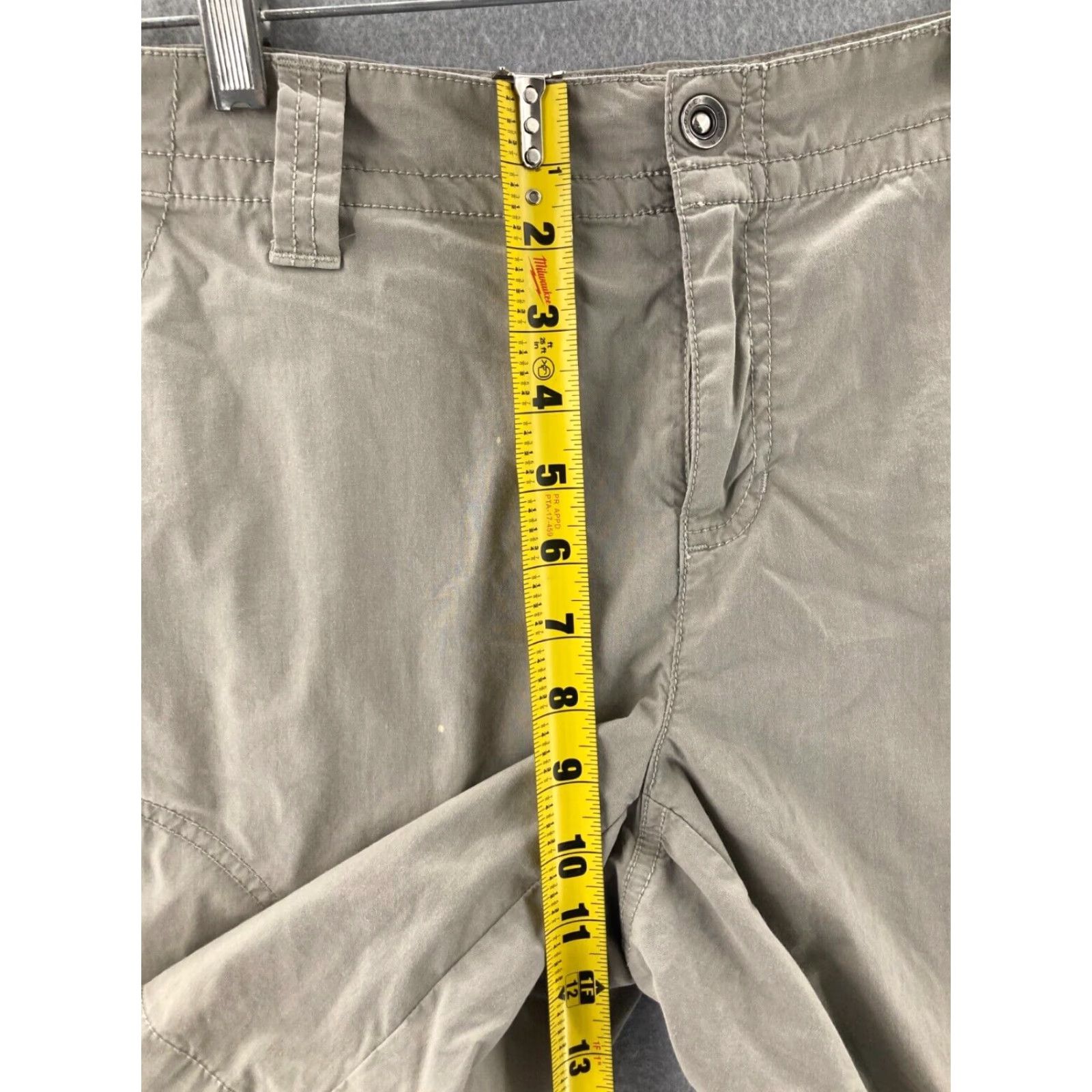 Eddie Bauer Eddie Bauer Shorts Womens 10 Beige Fit Hiking Cargo Canvas Cargo Shorts Women 10 Beige Hiking Workwear Pockets Regular Size 32" / US 10 / IT 46 - 4 Thumbnail