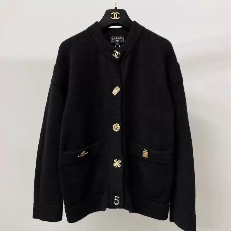 Chanel CHANEL Knit Sweater 42 Size M / US 6-8 / IT 42-44 - 1 Thumbnail