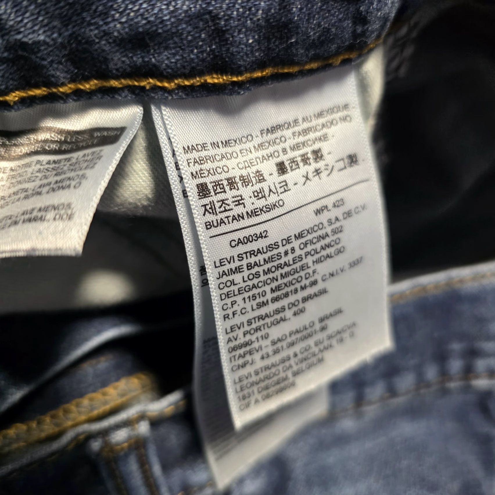 Levi's VINTAGE Levi's 569 Jeans Baggy Distressed Grunge 36x32 Blue Men Adult Wide-Leg Skateboard Size US 36 / EU 52 - 7 Thumbnail