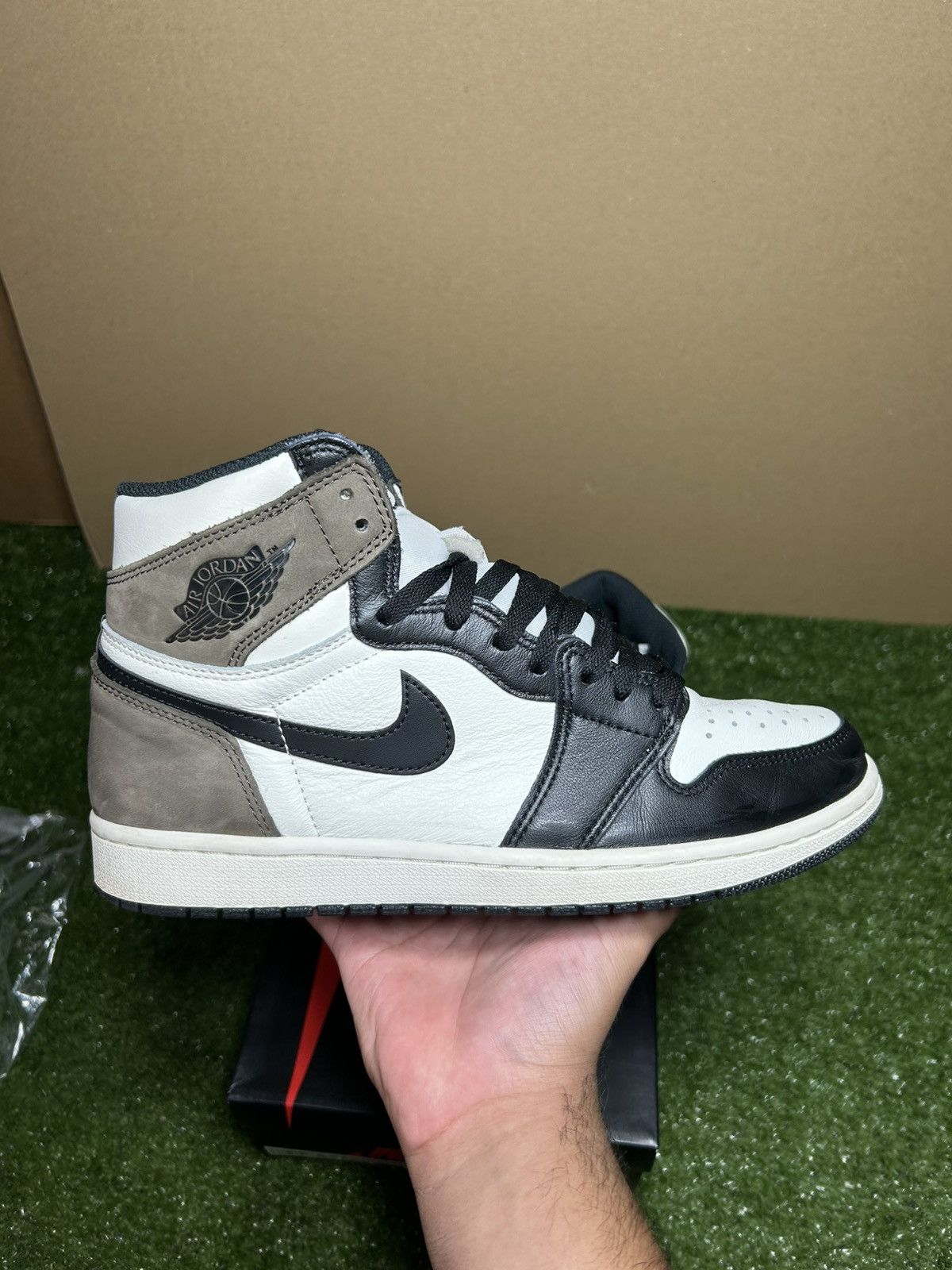 Jordan Brand Jordan 1 Mocha high 2020 Size US 9.5 / EU 42-43 - 6 Thumbnail