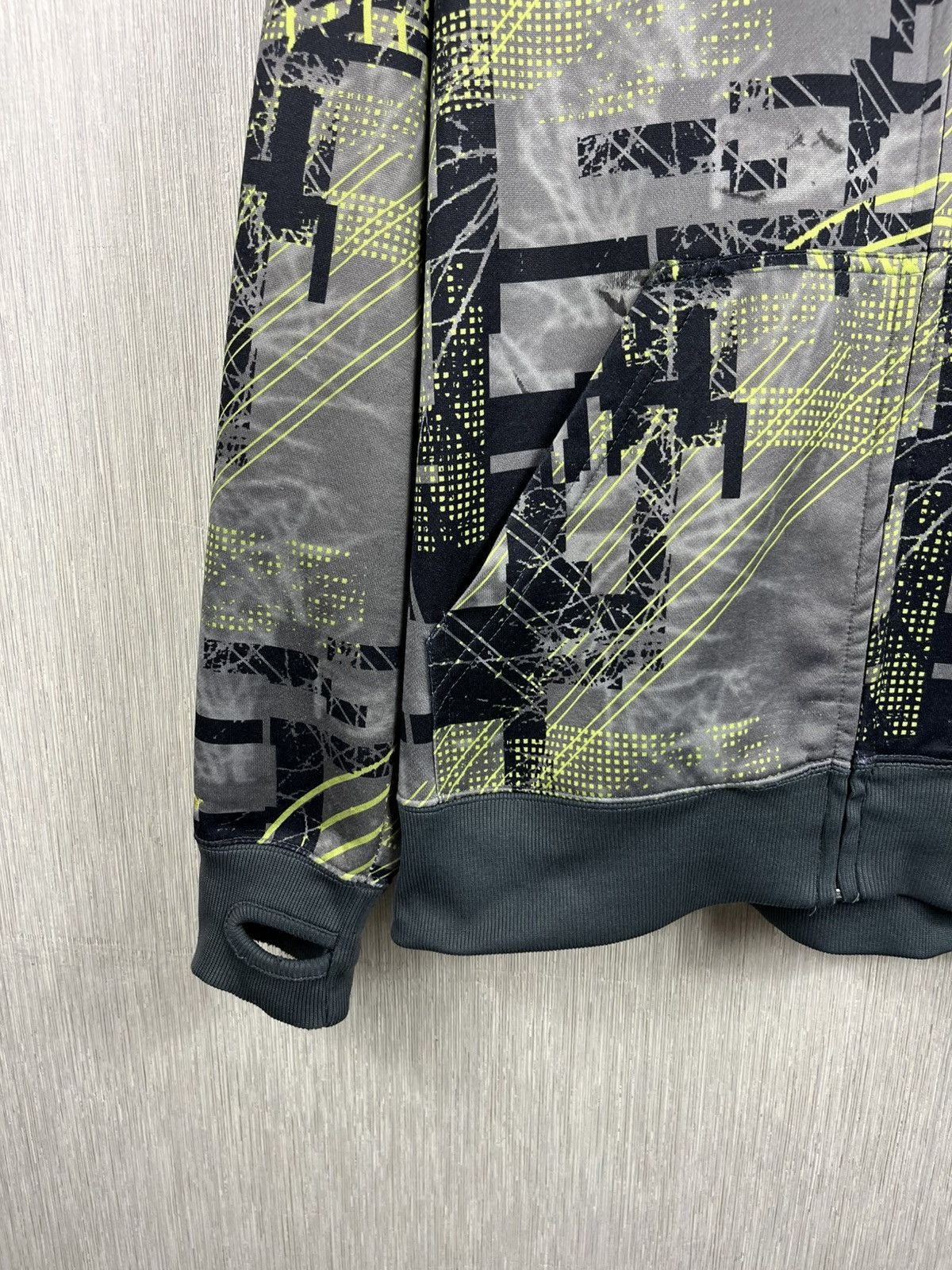 Oakley × Vintage Vintage Oakley y2k cyber patterned zip hoodie outdoor retro Size US L / EU 52-54 / 3 - 6 Thumbnail