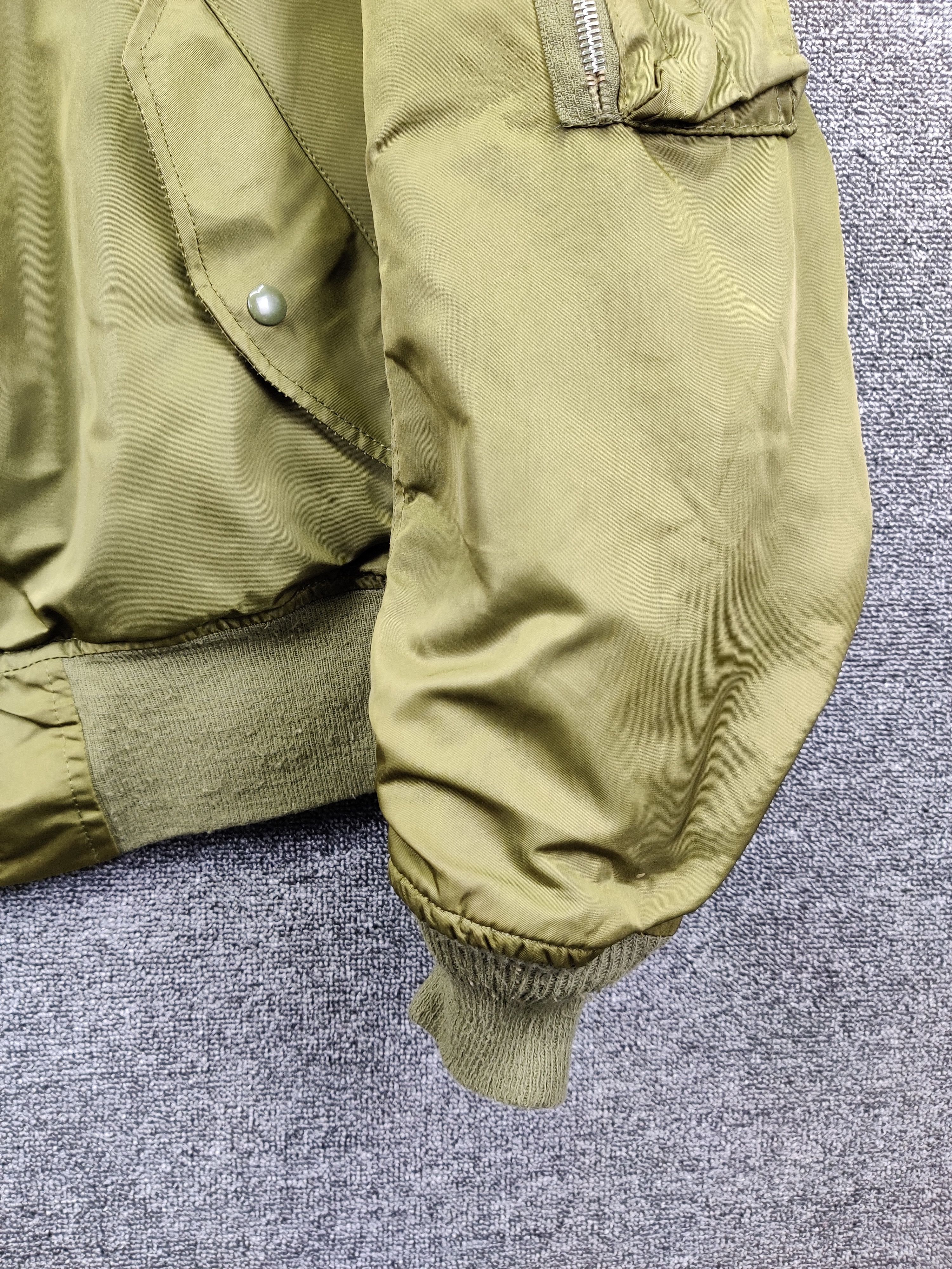 Alpha Industries Vintage 90s Alpha Industries Ma-1 Flight Bomber Jacket Size US L / EU 52-54 / 3 - 3 Thumbnail