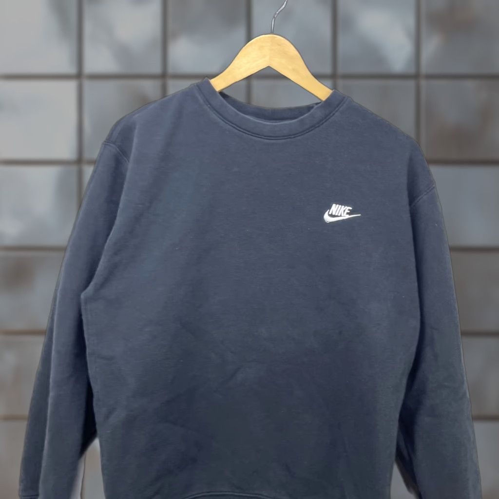 Nike Nike Sweatshirt Swoosh Embroidered Faded Pullover Large Mens Black Size US L / EU 52-54 / 3 - 1 Thumbnail