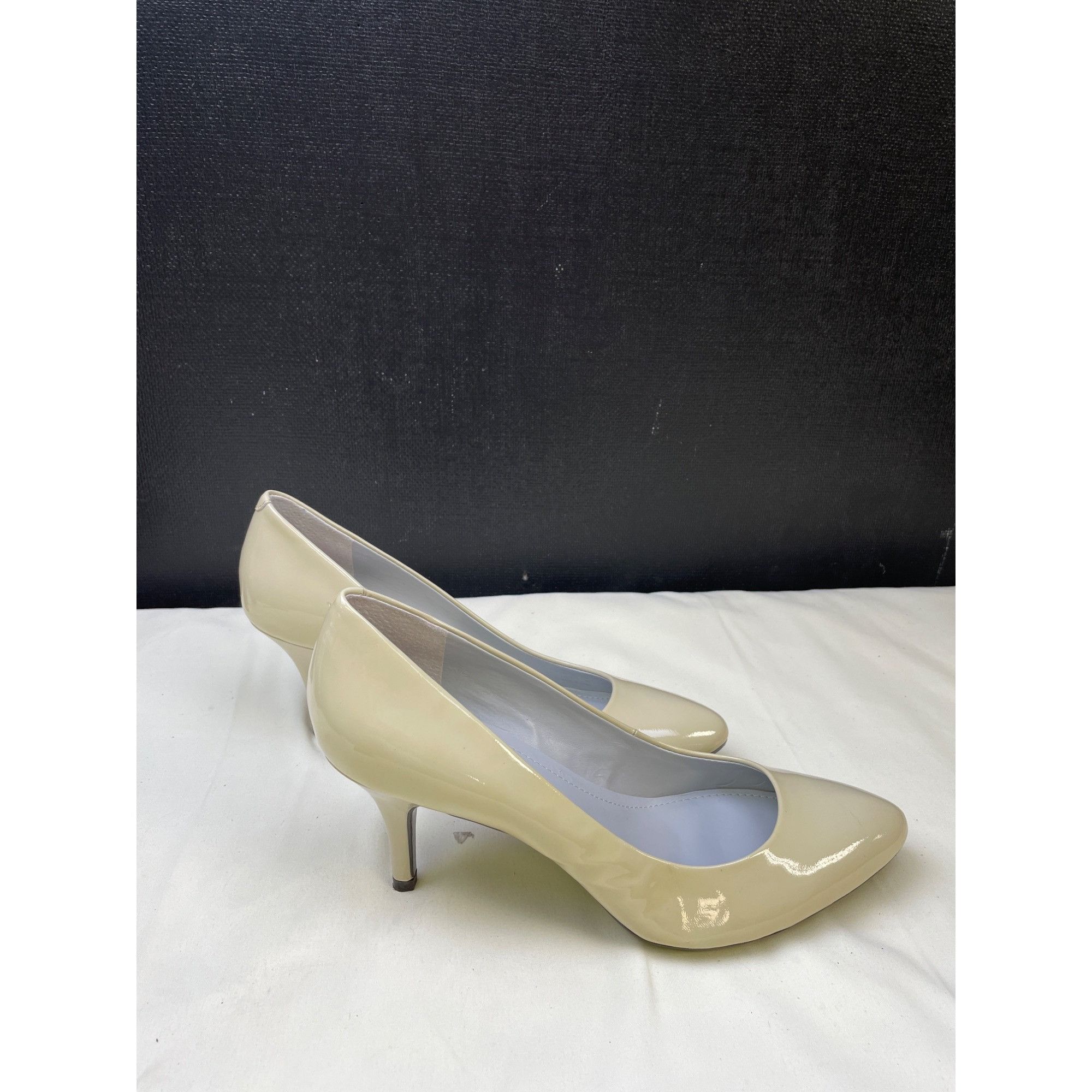 Calvin Klein Calvin Klein Women's Tan Patent Pumps/ Shoes Heel 3.25" Size Size US 9.5 / IT 39.5 - 1 Thumbnail