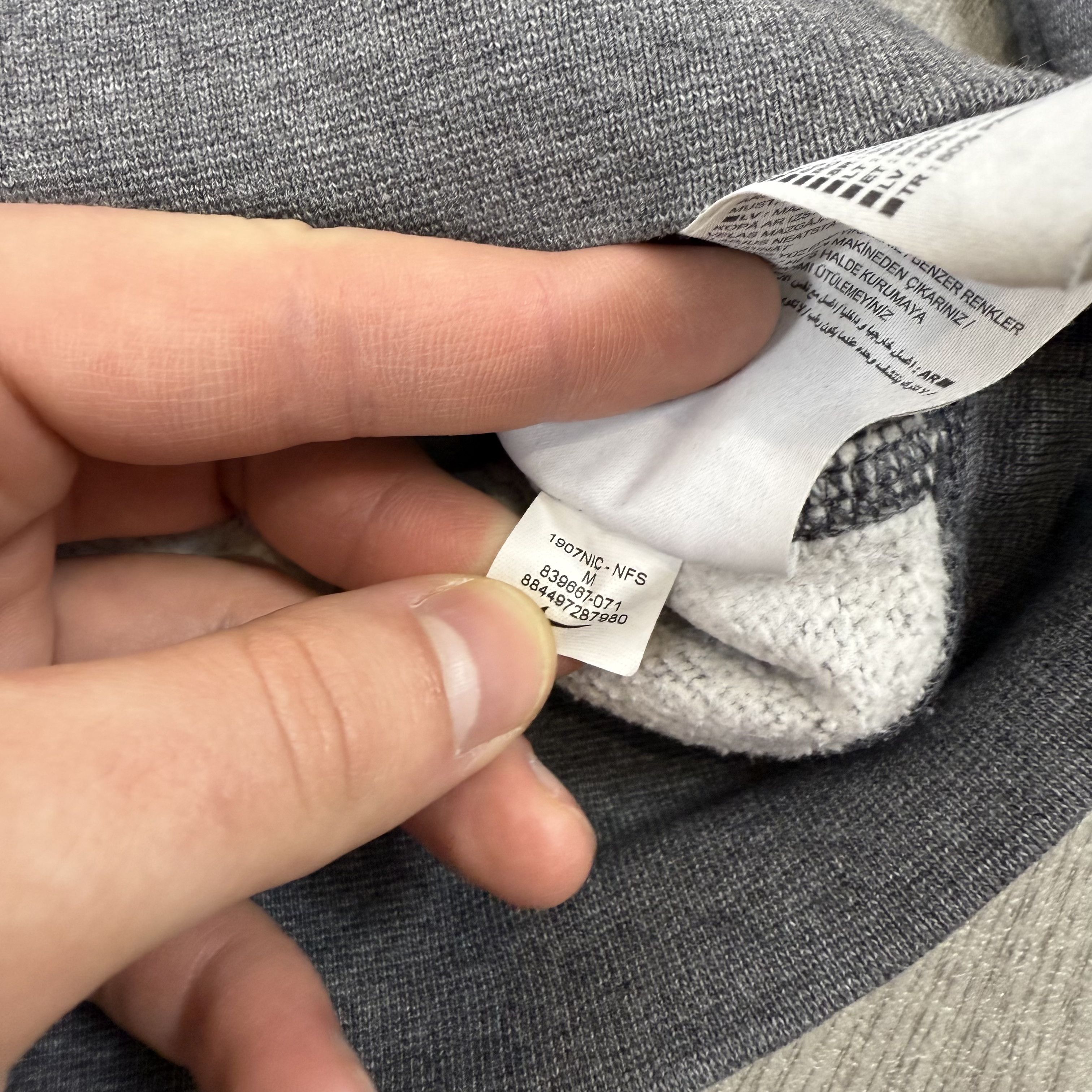 Nike Vintage Nike 90s Small Swoosh Grey Crewneck Sweatshirt Size US M / EU 48-50 / 2 - 8 Thumbnail