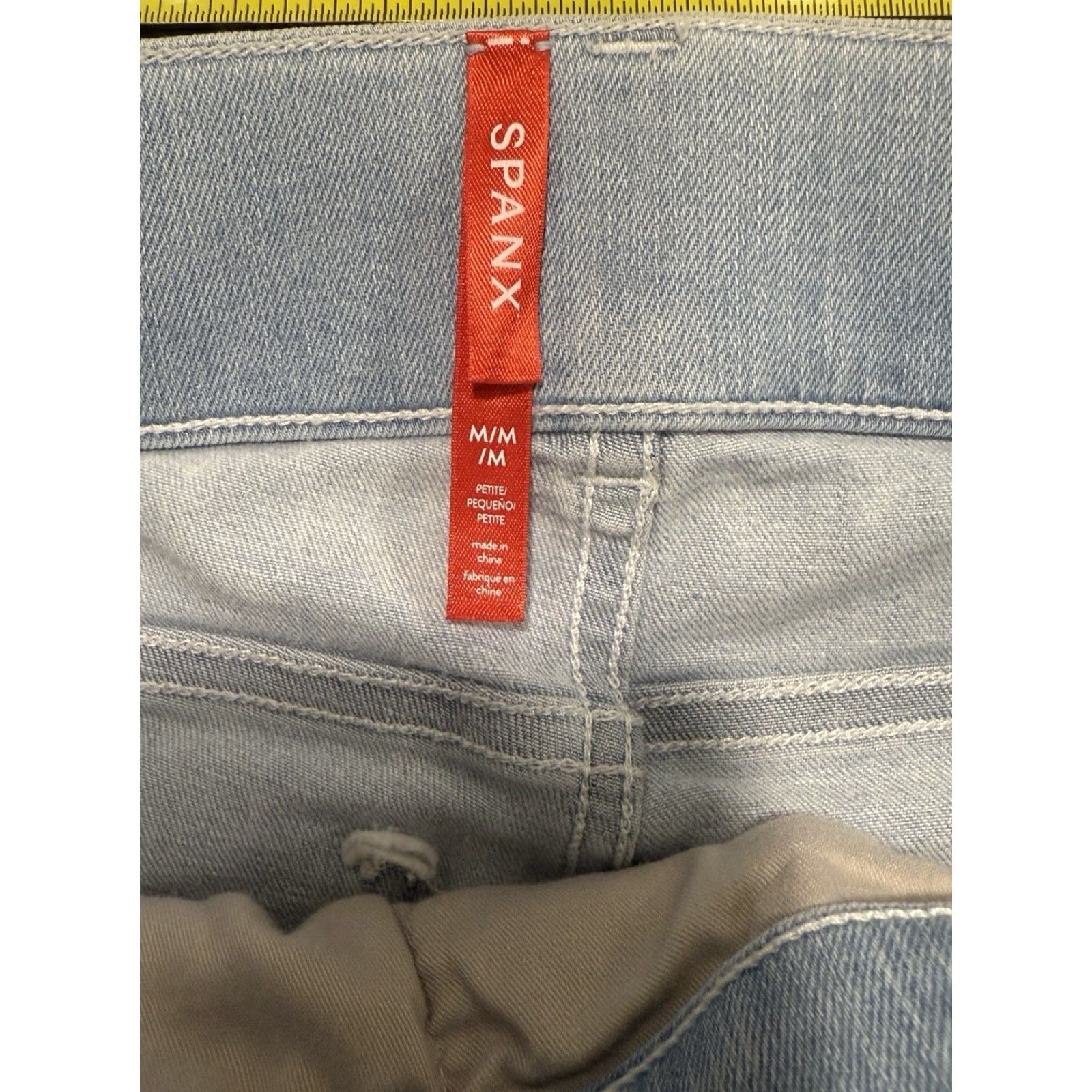Spanx SPANX Flare Jeans Pull-On Womens Size M Stretch Denim 2-Pocket Slimming Mid Rise Blue Vintage No NWT Retro LT Wash Distressing Size 32" / US 10 / IT 46 - 5 Thumbnail