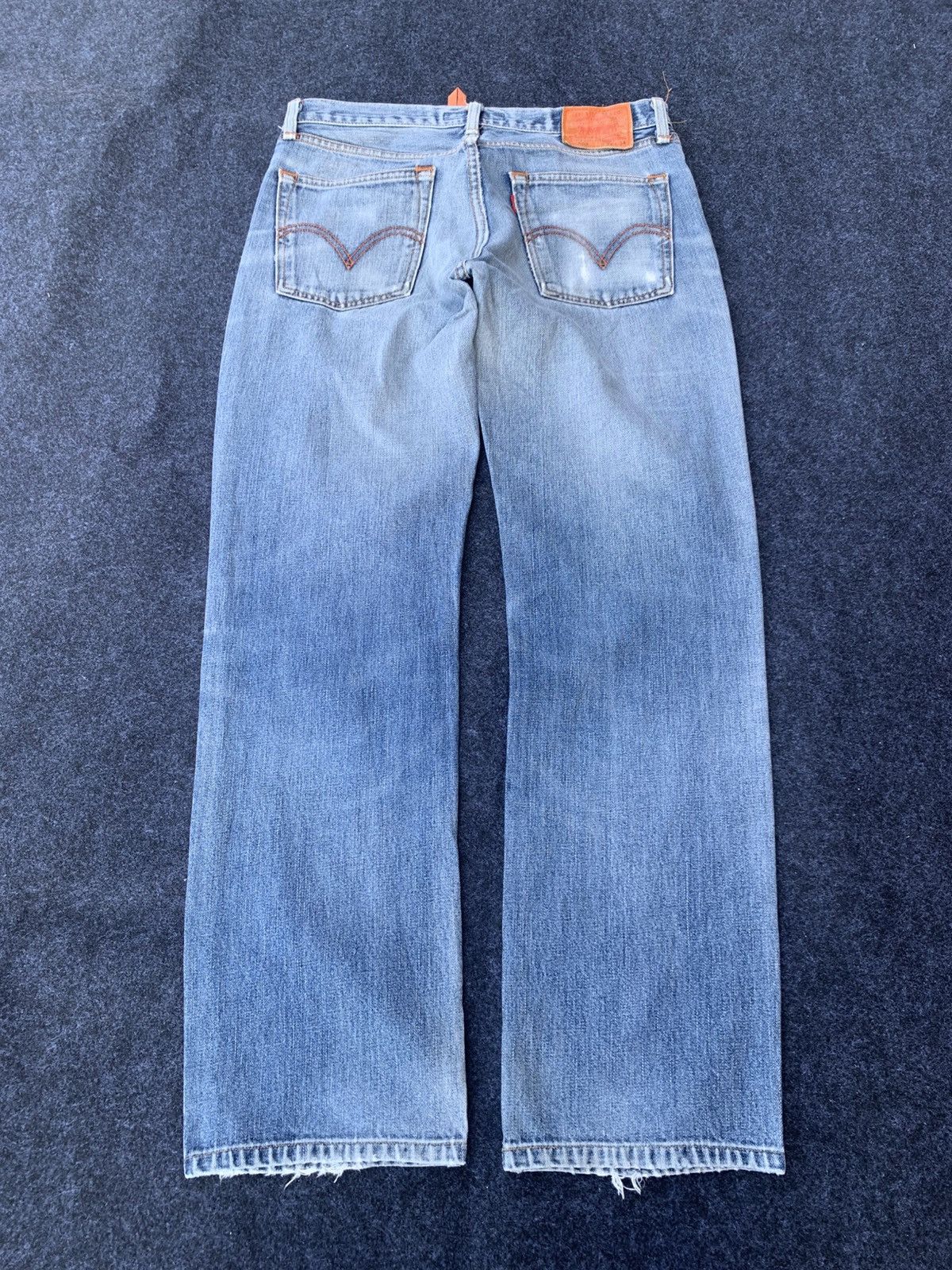 Levi's Distressed Levi's 502 classic faded. (26) Size US 31 - 2 Thumbnail