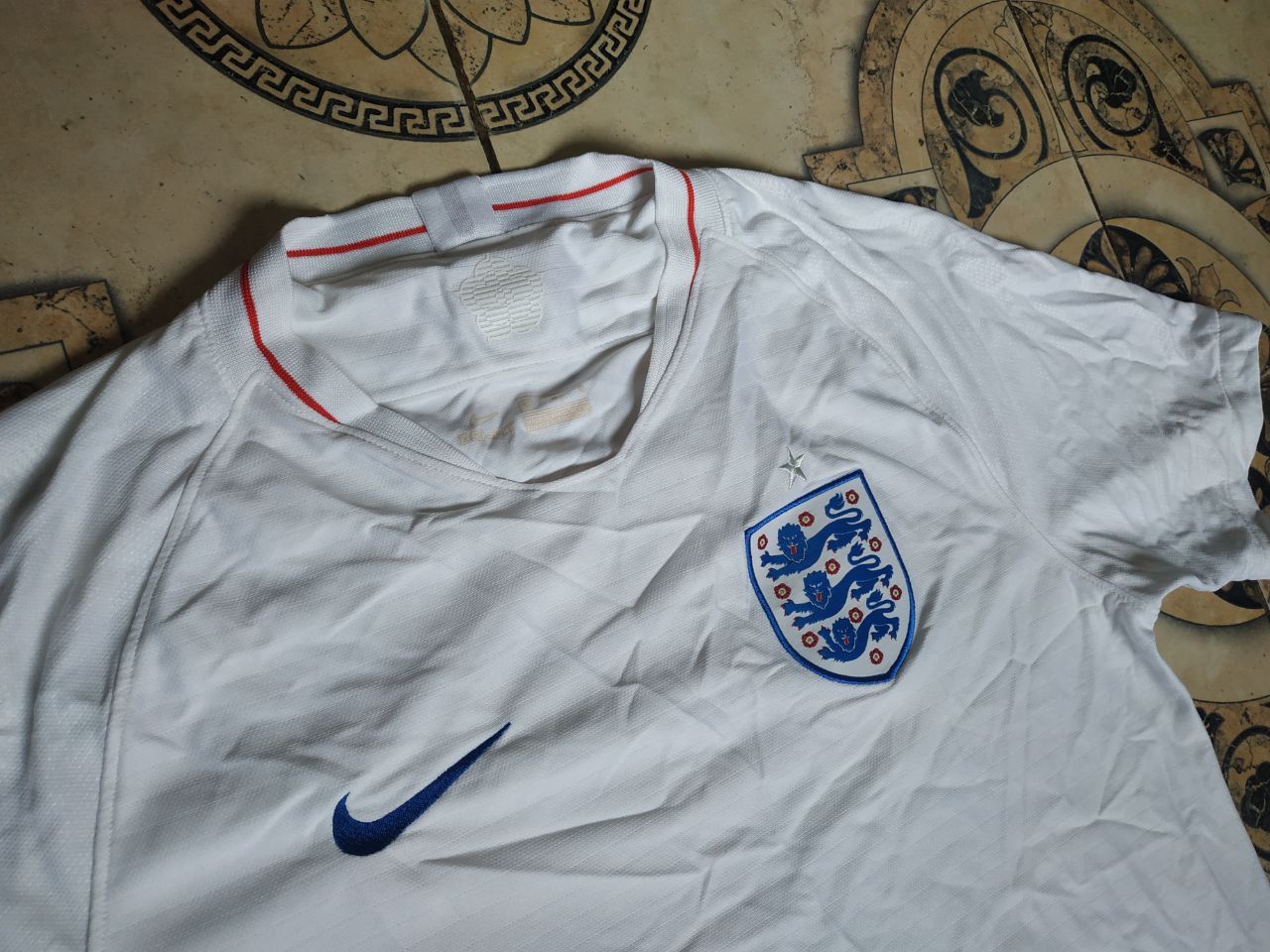 Nike Nike England 2018 World Cup Home Football Shirt Jersey L Size US L / EU 52-54 / 3 - 12 Thumbnail