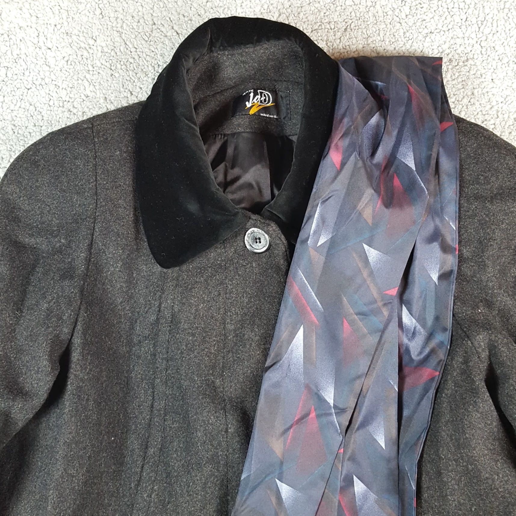 Velvet VINTAGE Jo-D Charcoal Wool Lined Velvet Trim Sash Size 10 Petite Long Winter Overcoat Jacket Womens Size L / US 10 / IT 46 - 3 Thumbnail