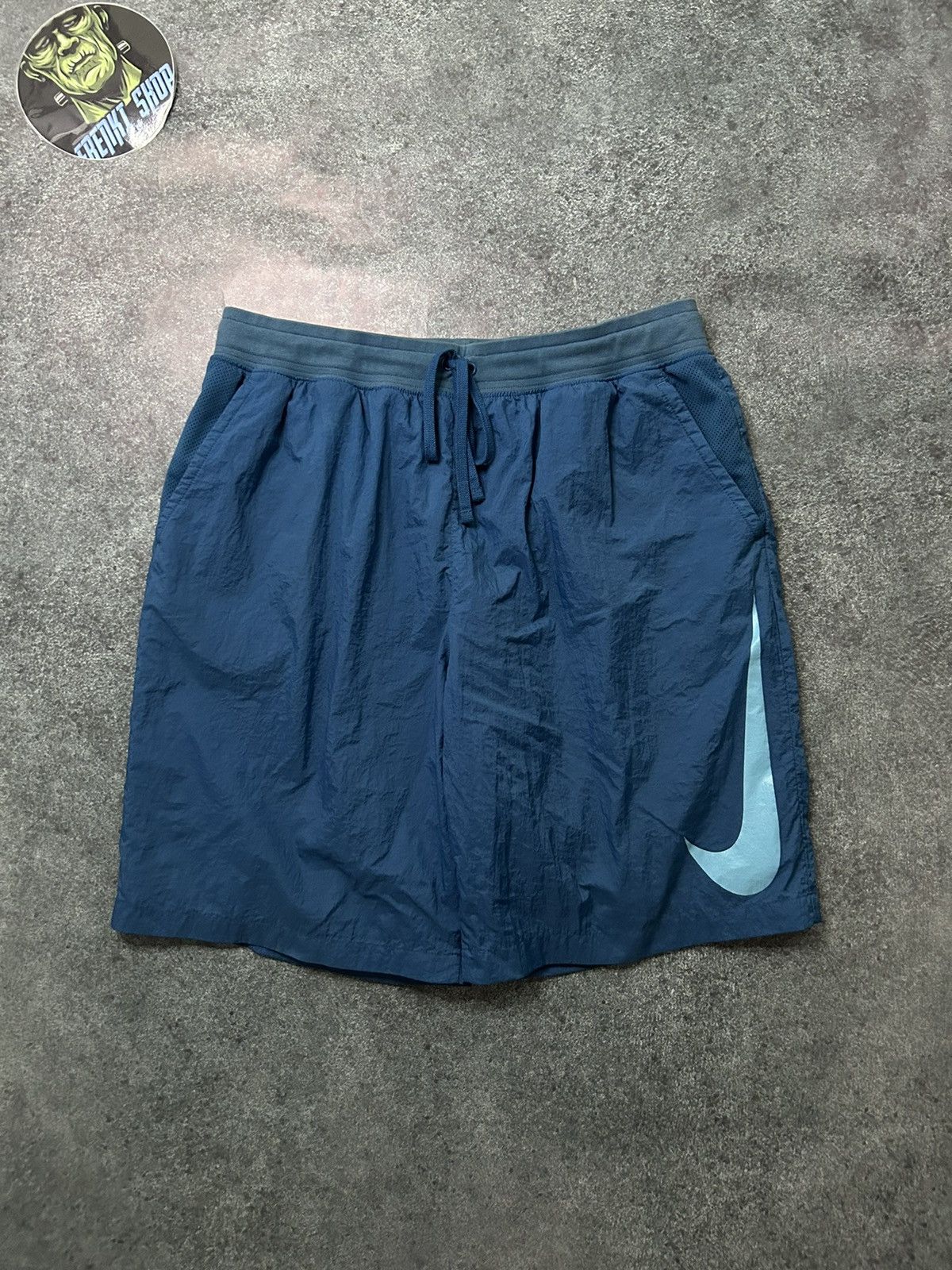 Nike × Vintage SHORTS NIKE NYLON BIG SWOOSH Size US 34 / EU 50 - 1 Thumbnail