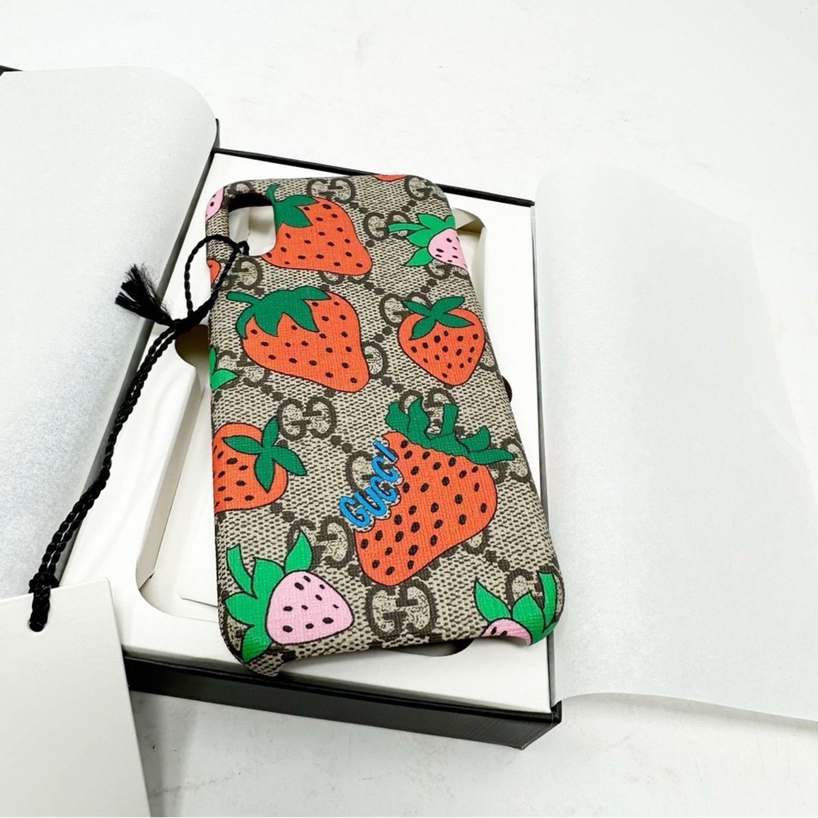 Gucci GUCCI GG Limited Edition Strawberry Supreme iPhone X/XS Case Size ONE SIZE - 1 Thumbnail