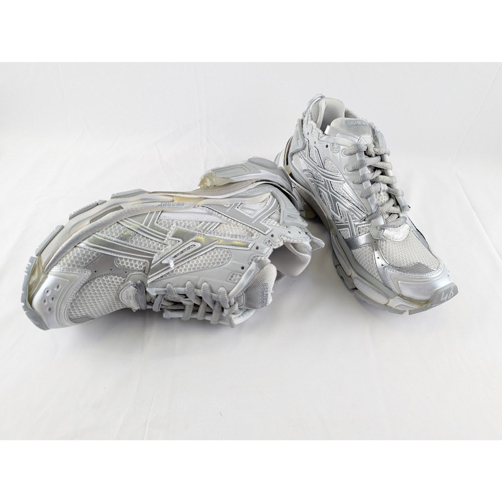 Balenciaga o1rshd1 Upper Mesh Rubber Metallic Runner in Silver/Grey Size US 12 / EU 45 - 13 Thumbnail