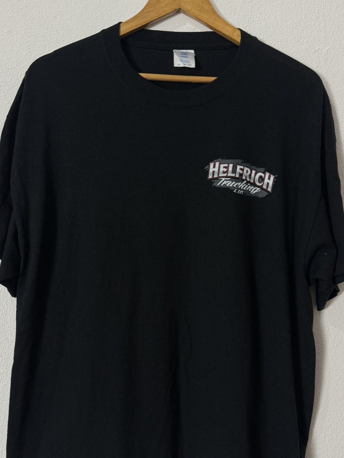Vintage Helfrich trucking llc truker tshirt Size US XL / EU 56 / 4 - 4 Thumbnail