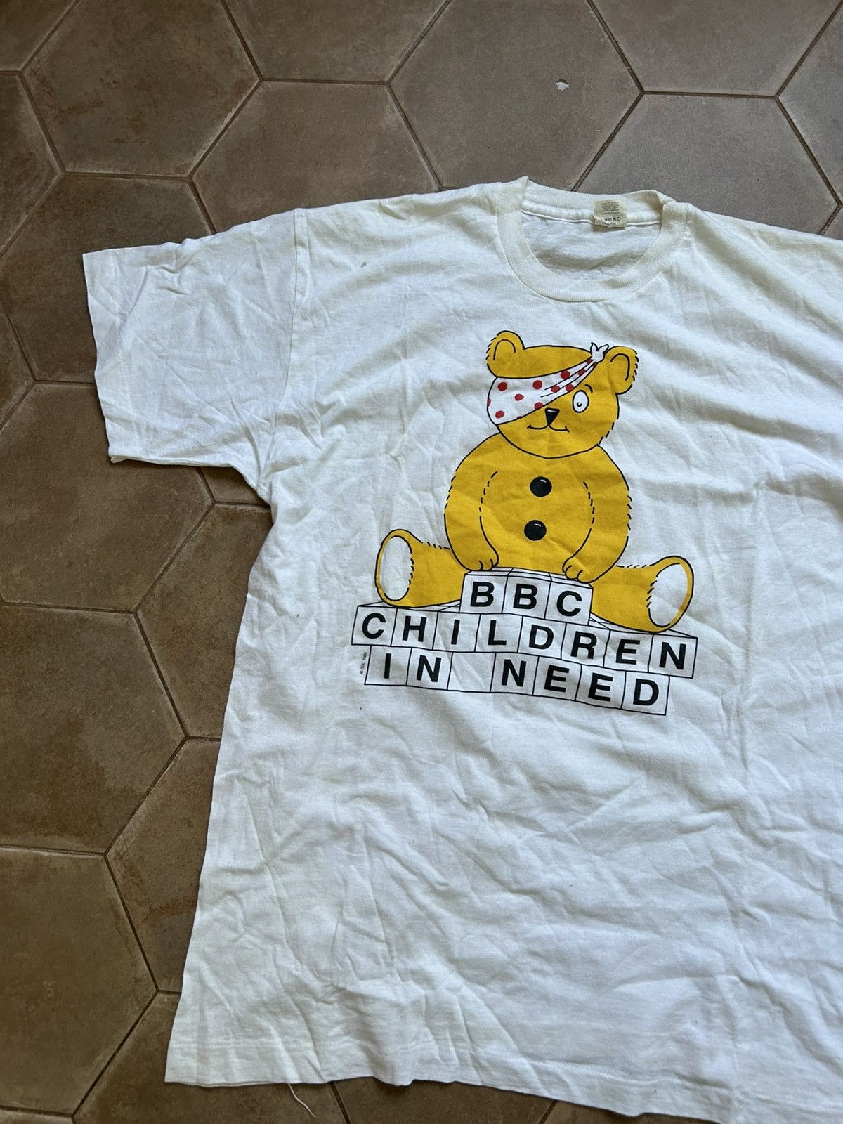 Vintage 1986 BBC Children In Need Sick Bear Promo T-shirt Size US XL / EU 56 / 4 - 3 Thumbnail