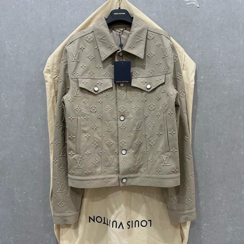 Louis Vuitton Louis Vuitton Embossed full print denim jacket 2505-Nextarr Size US M / EU 48-50 / 2 - 1 Thumbnail
