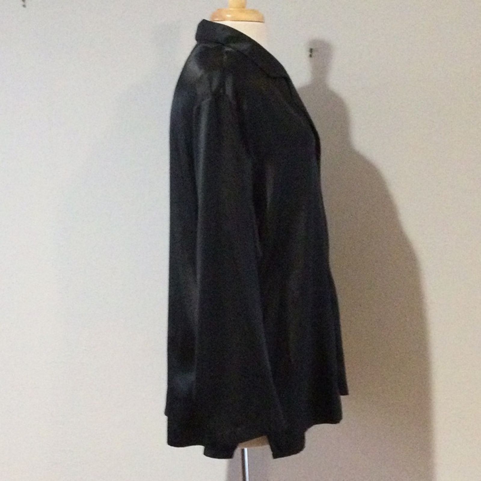 Victoria's Secret Victoria's Secret Black Button Top Bottom Pajama Set Size L Size 32" / US 10 / IT 46 - 6 Thumbnail