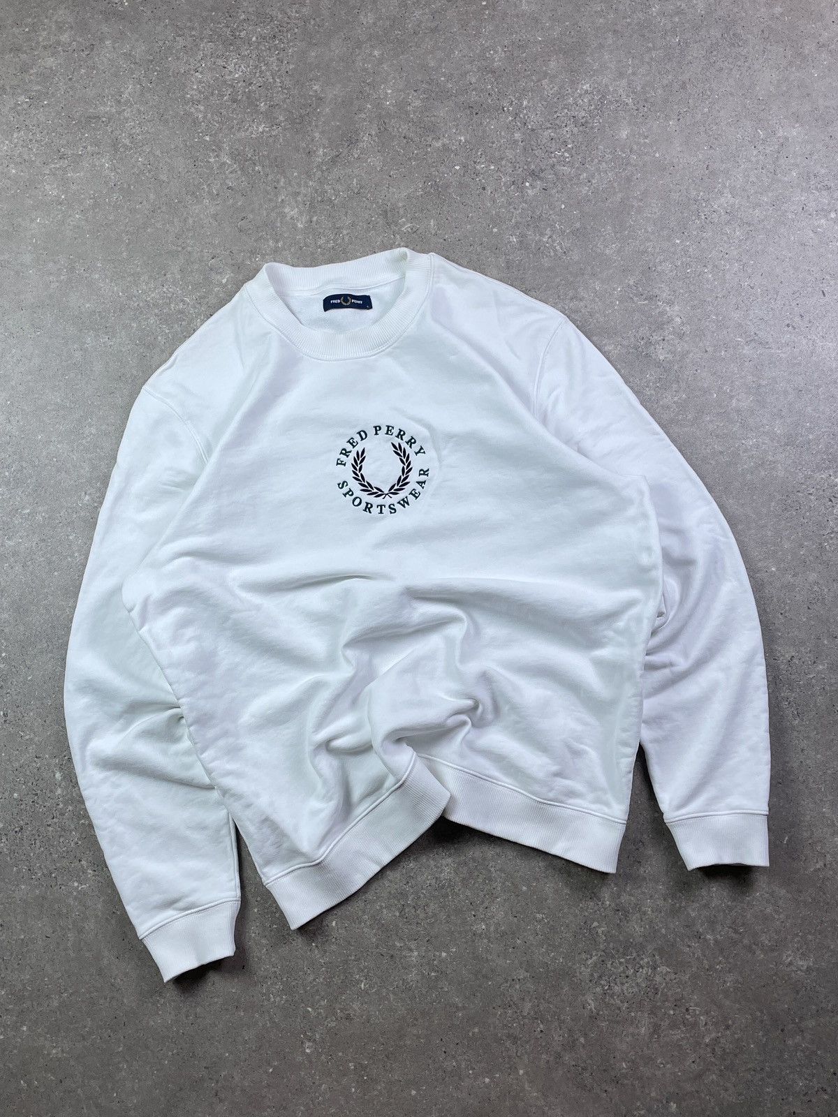 Fred Perry Vintage Fred Perry Big Logo Sweatshirt Jumper Y2K Rare Size US L / EU 52-54 / 3 - 1 Thumbnail