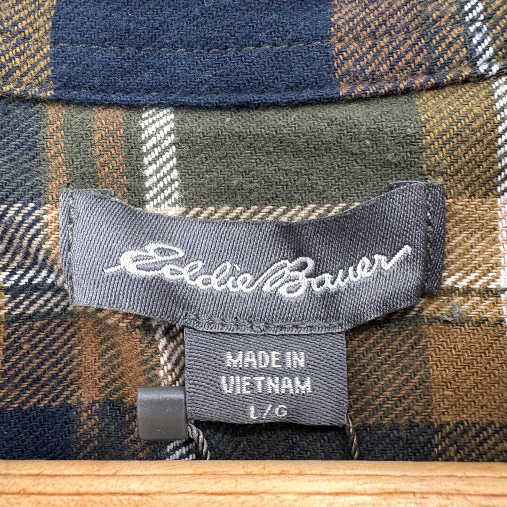 Eddie Bauer Eddie Bauer Shirt Mens Large Green Plaid Flannel Long Sleeve Button Up Hiking Size US L / EU 52-54 / 3 - 4 Thumbnail