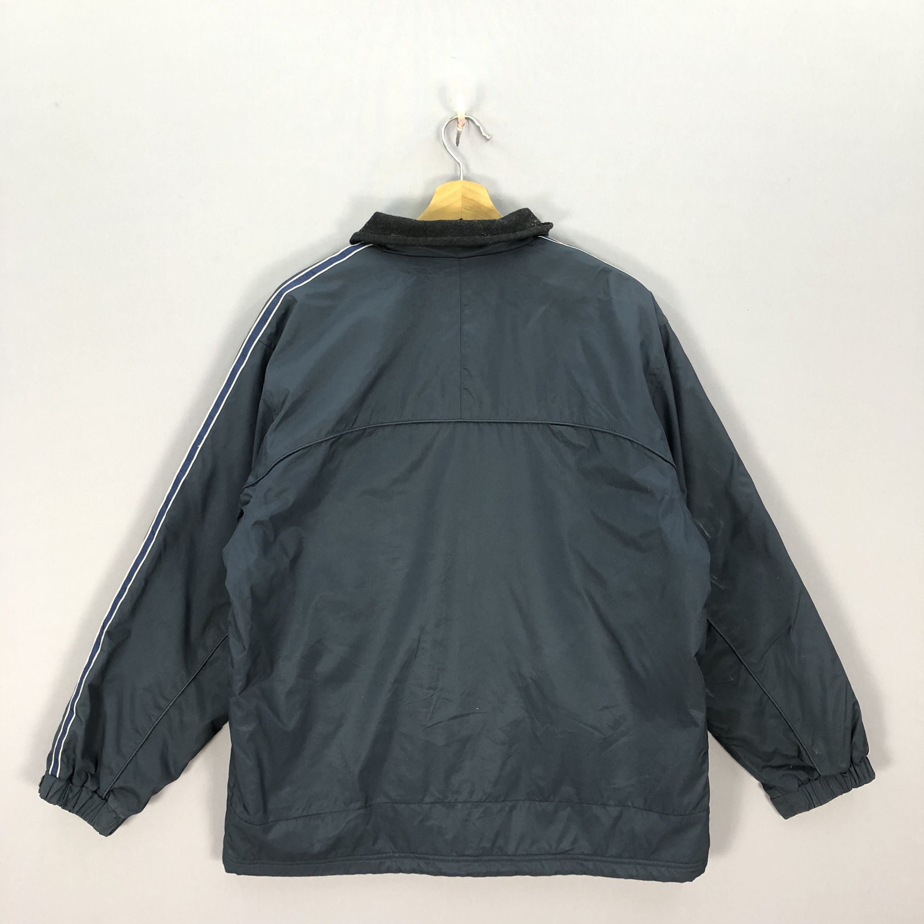 Champion Vintage Champion Zipper Windbreaker Jacket Size US XL / EU 56 / 4 - 4 Thumbnail