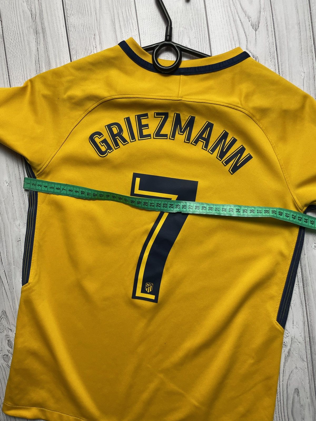 Nike × Vintage Vintage Nike Atletico Madrid 7 Griezmann soccer jersey Xs Size US XS / EU 42 / 0 - 9 Thumbnail