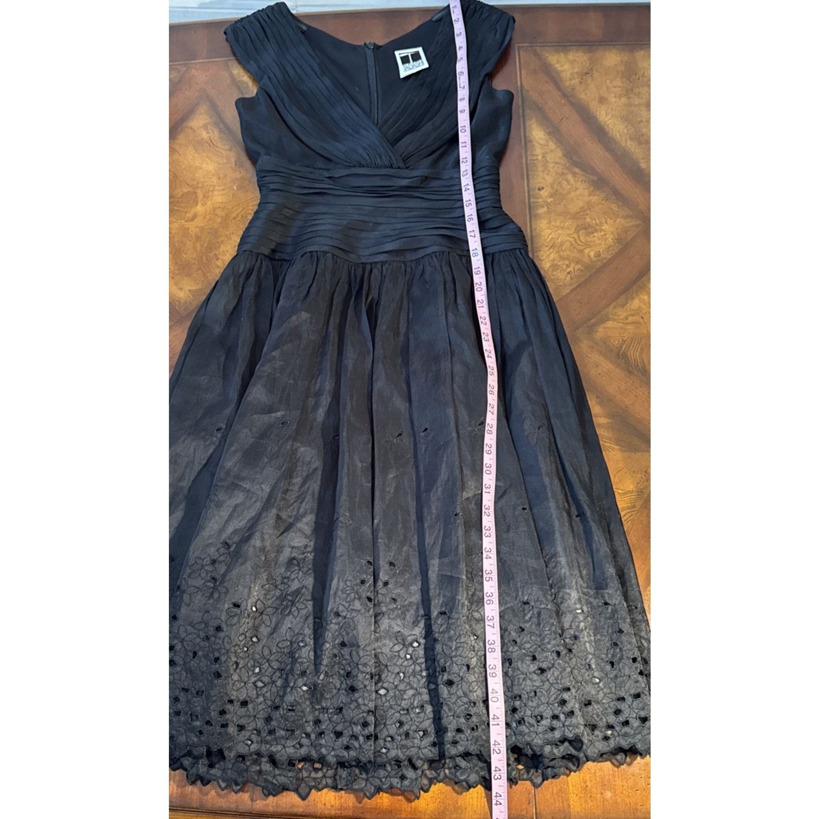 Tadashi Shoji Tadashi 100% Silk Black Dress Eyelet Cutouts In Skirt Size 2 Size XS / US 0-2 / IT 36-38 - 10 Thumbnail