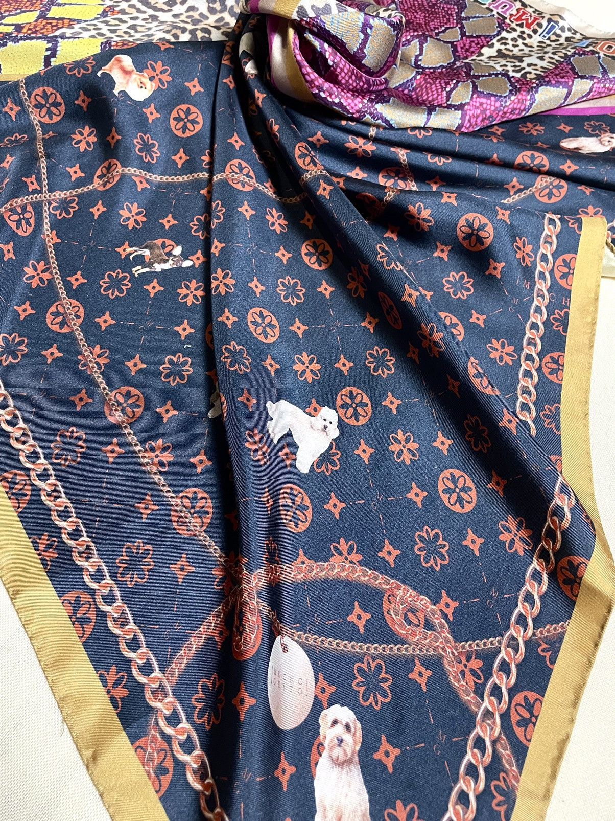 Vintage Mucho Gusto multicolour dog snakes leopard print silk scarf Size ONE SIZE - 11 Thumbnail
