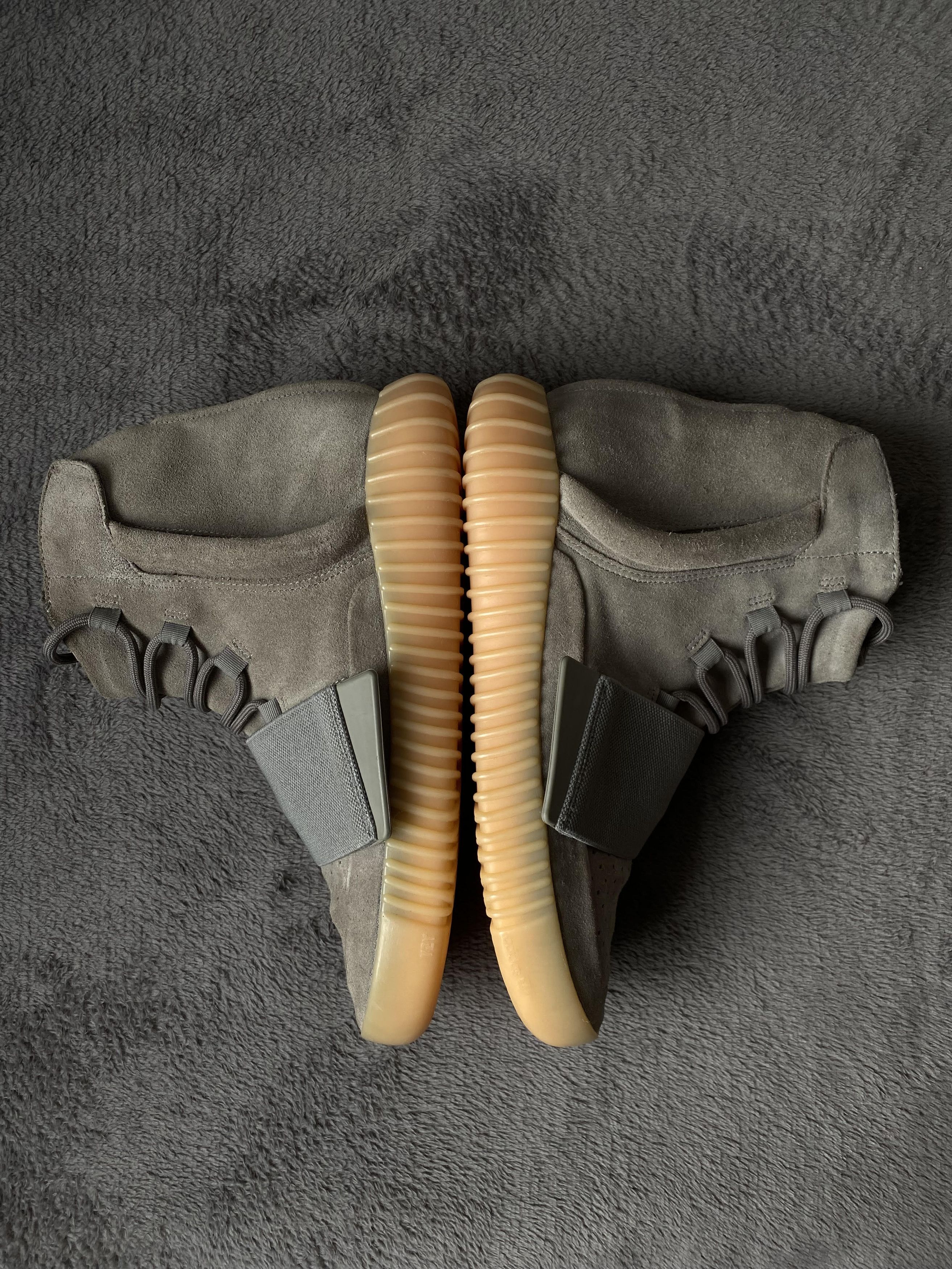 Kanye West Yeezy Boost 750 Light Grey Glow In the Dark mens size 8.5 US Size US 8.5 / EU 41-42 - 5 Thumbnail