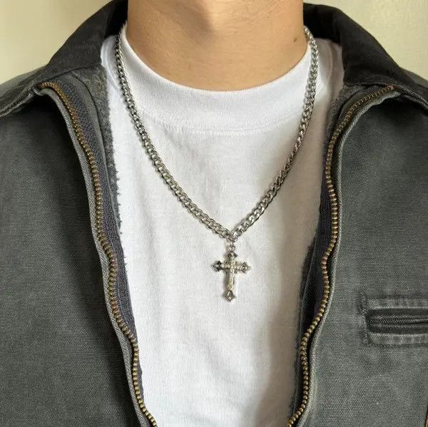 Jewelry Y2K Cuban link silver emo cross pendant necklace Size ONE SIZE - 8 Thumbnail