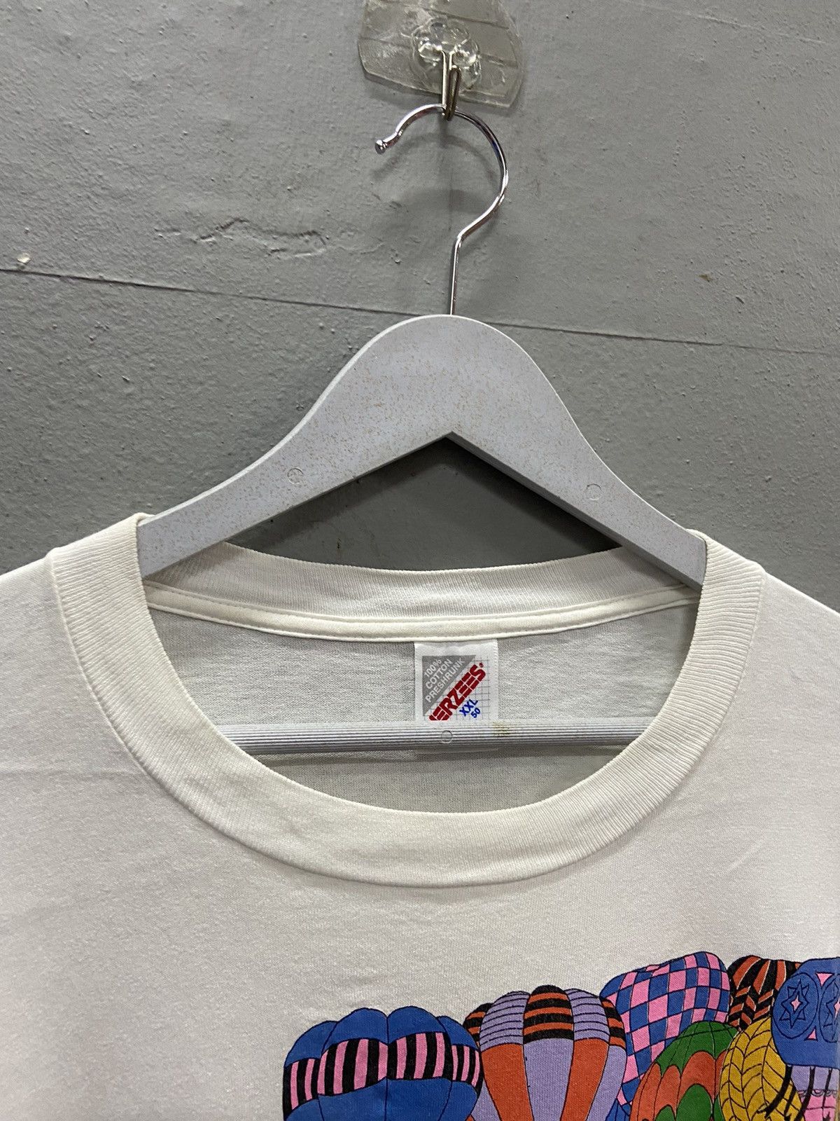 Vintage VINTAGE 1988 B JOHNSON FLOATING FANTASIES TEE SHIRT Size US XXL / EU 58 / 5 - 7 Thumbnail