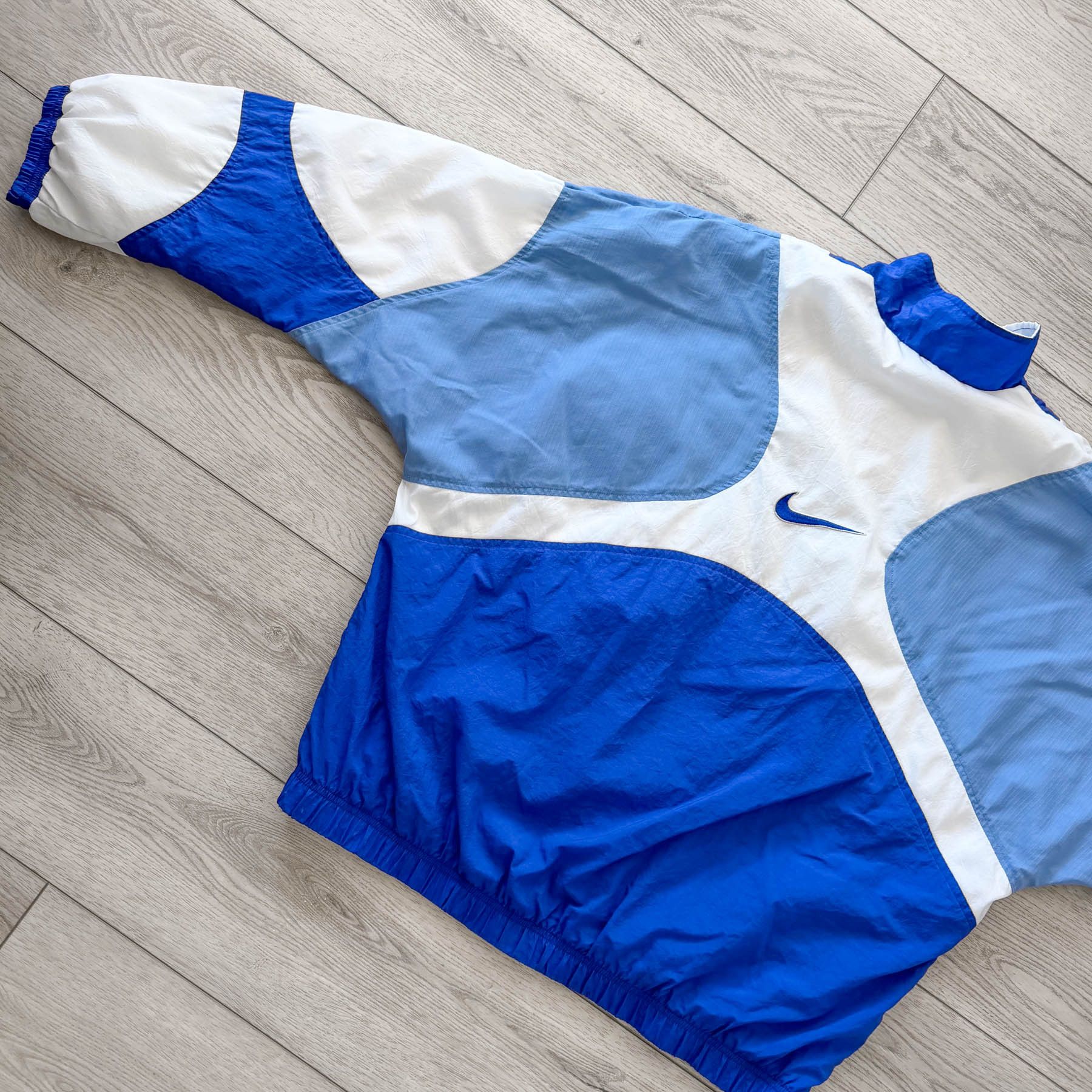 Nike Vintage Nike Small Swoosh Logo Softshell Windbreaker Jacket Size US XL / EU 56 / 4 - 13 Thumbnail