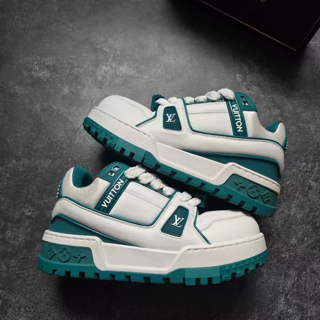 Louis Vuitton Louis Vuitton Training Green Lowtop Sneakers 36 Women Size US 6 / IT 36 - 1 Thumbnail