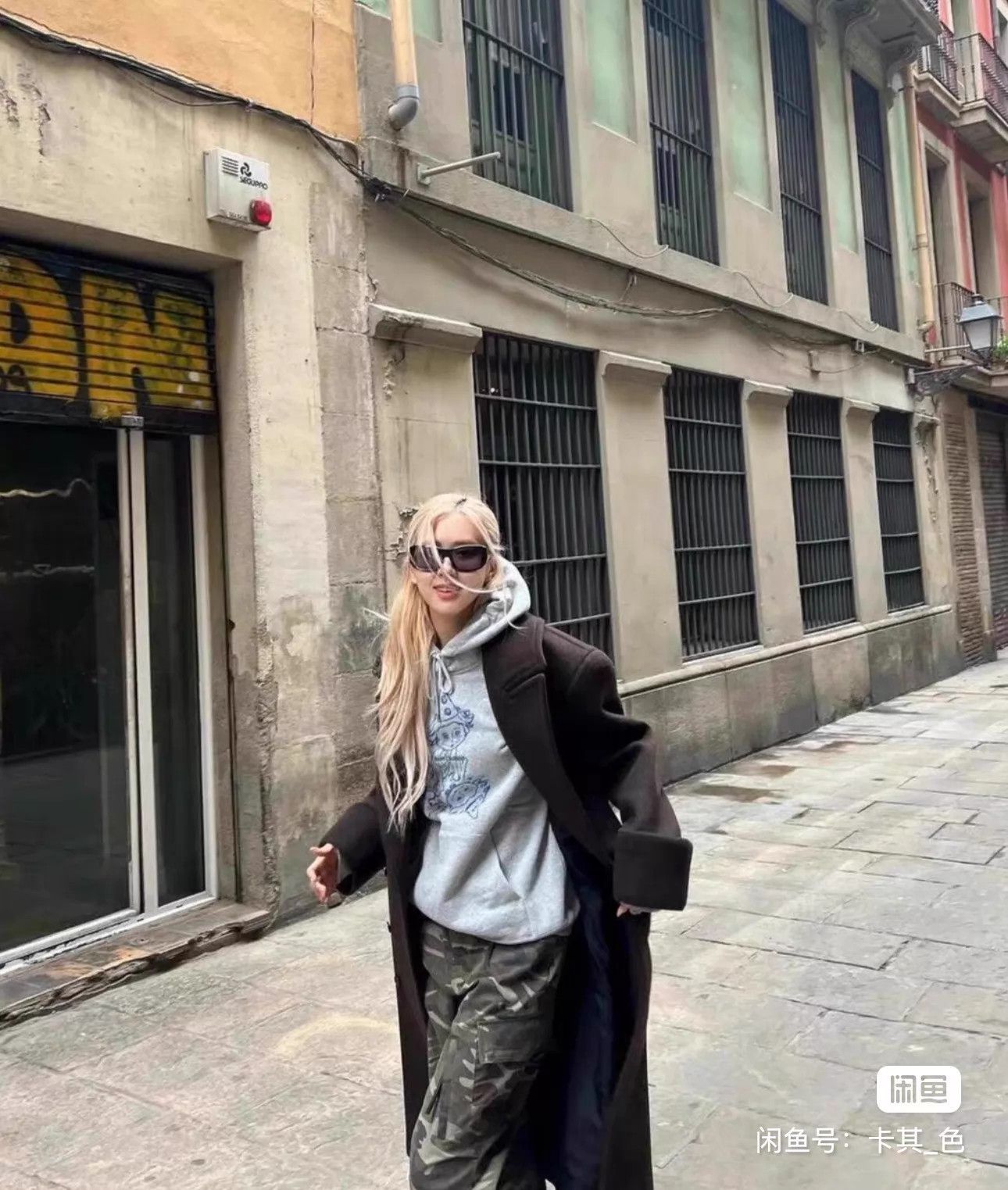 Saint Laurent Paris YSL Women's 100% Cashmere Rose Inspired Coat Size M / US 6-8 / IT 42-44 - 4 Thumbnail