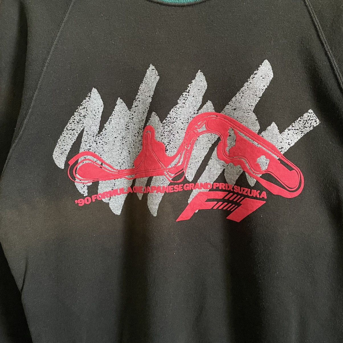 Vintage Vintage suzuka circuit f1 grandprix sweatshirt Size US M / EU 48-50 / 2 - 3 Thumbnail