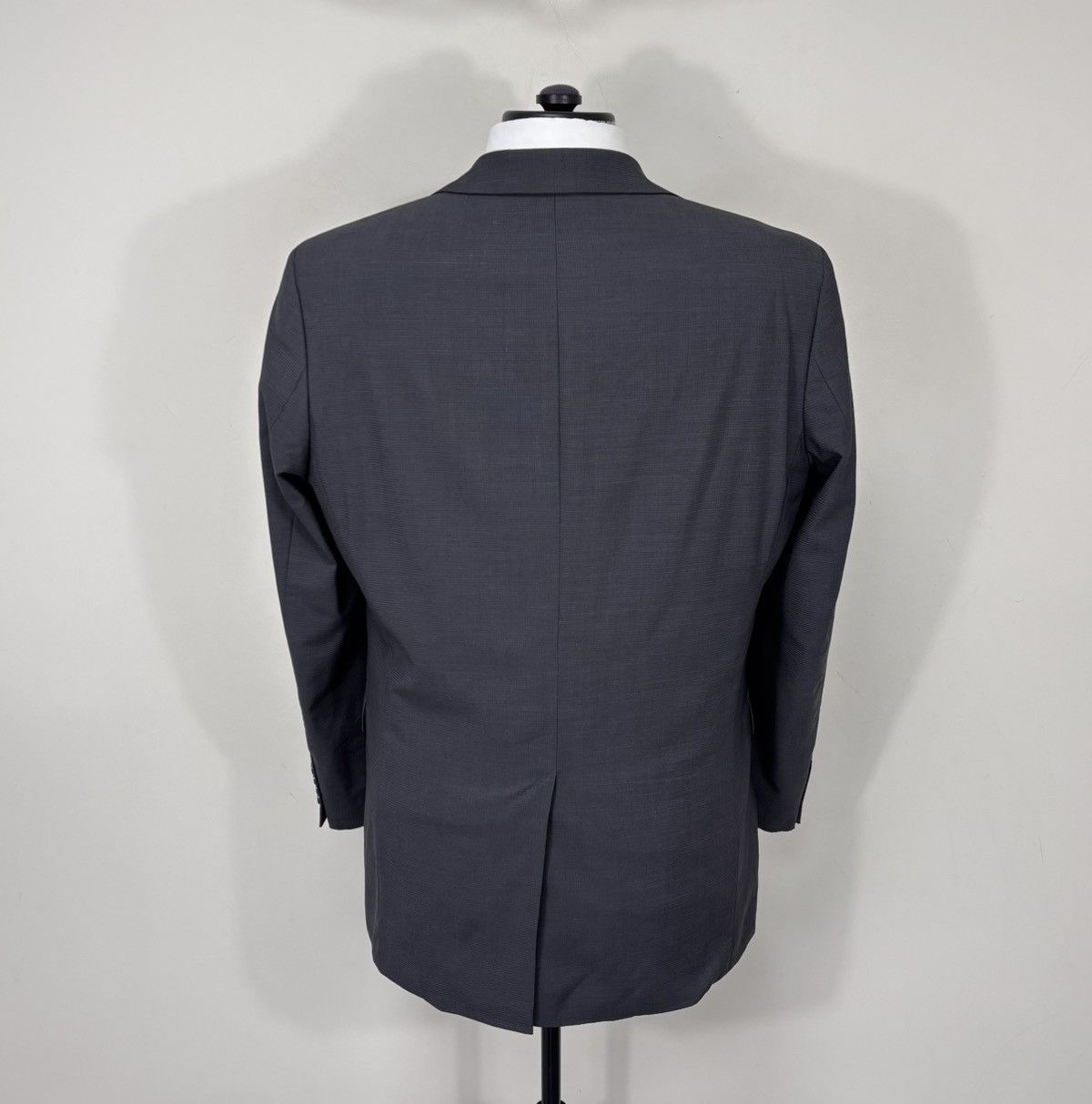 Hugo Boss Hugo Boss Men’s 2-Piece Textured Grey 120s Wool Suit Size 40R - 8 Thumbnail