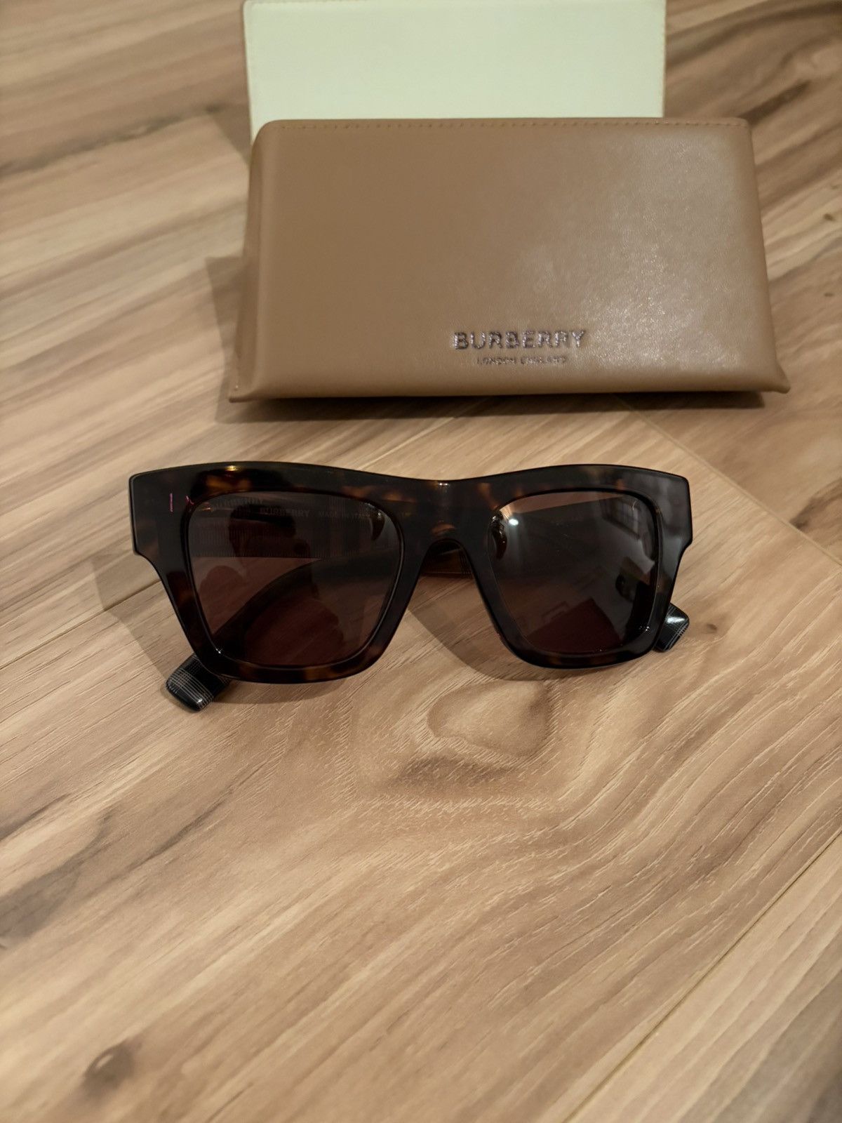Burberry BURBERRY Tortoiseshell Ernest Sunglasses Size ONE SIZE - 5 Thumbnail
