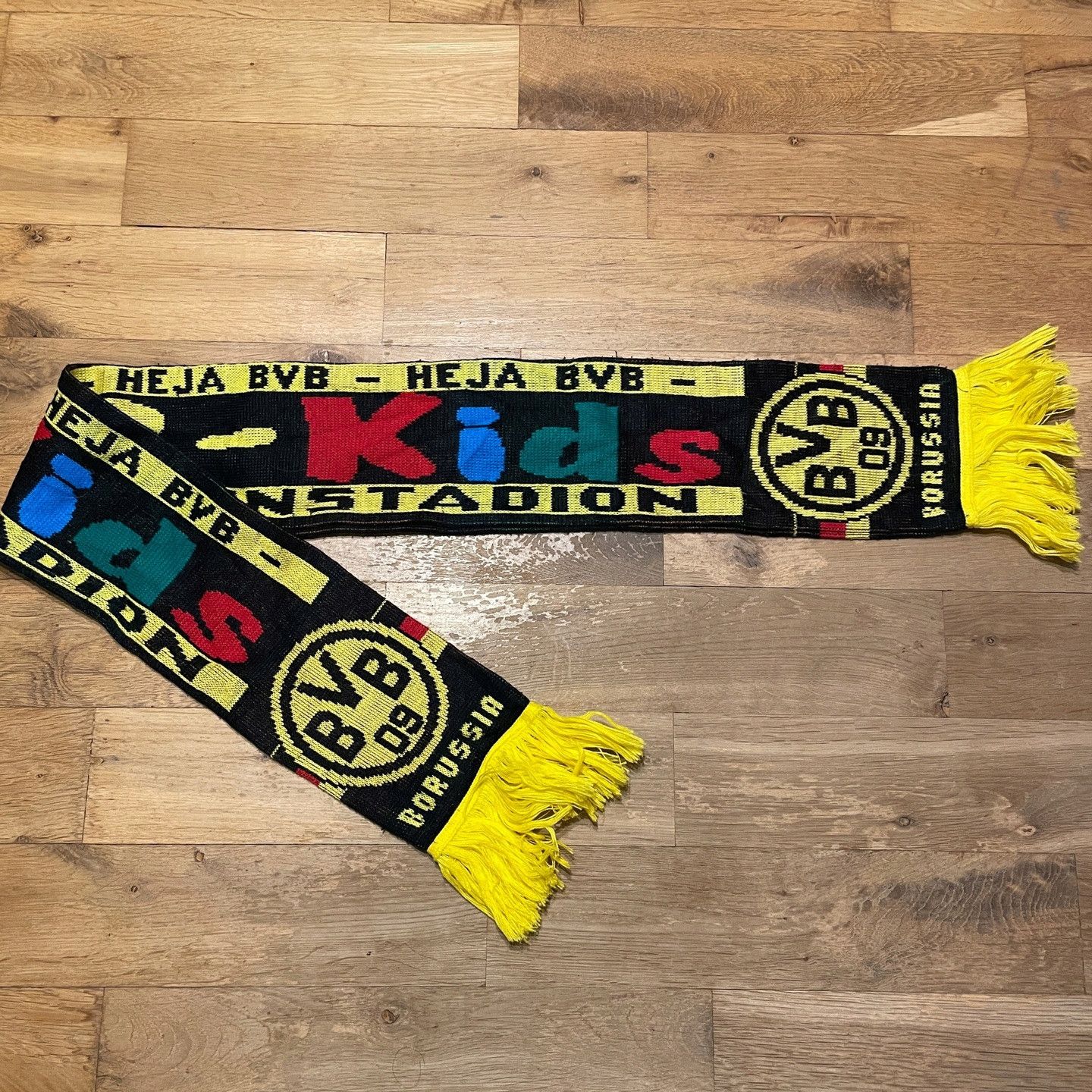 Chelsea Soccer × Vintage Borussia Dortmund Kids Club Scarf Crest Size ONE SIZE - 1 Thumbnail