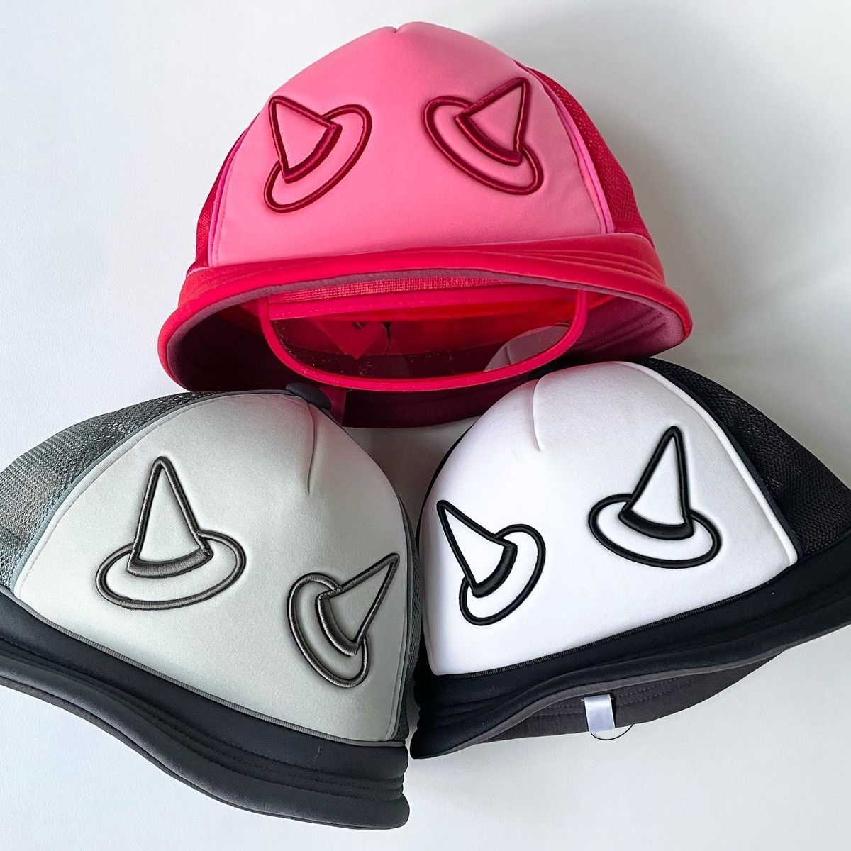 Comme des Garcons ‘Devil Horn’ Mesh Bucket Hat Size ONE SIZE - 13 Thumbnail