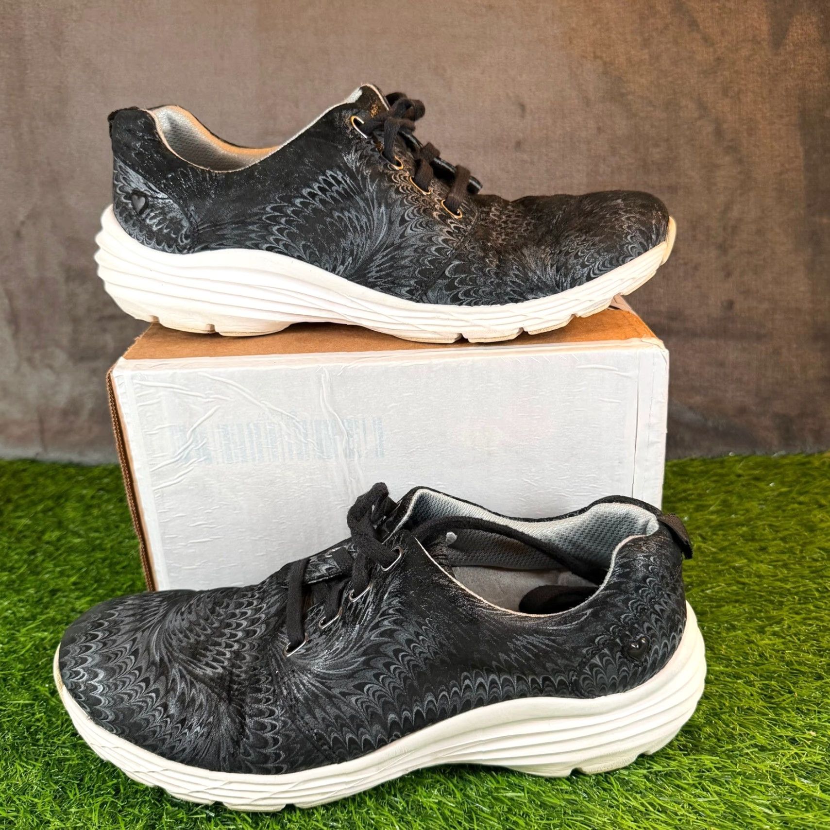 Vintage Nurse Mates Velocity Black Swirl Leather Walking Sneakers Womens 10M VCJK16 Size US 10 / IT 40 - 2 Thumbnail