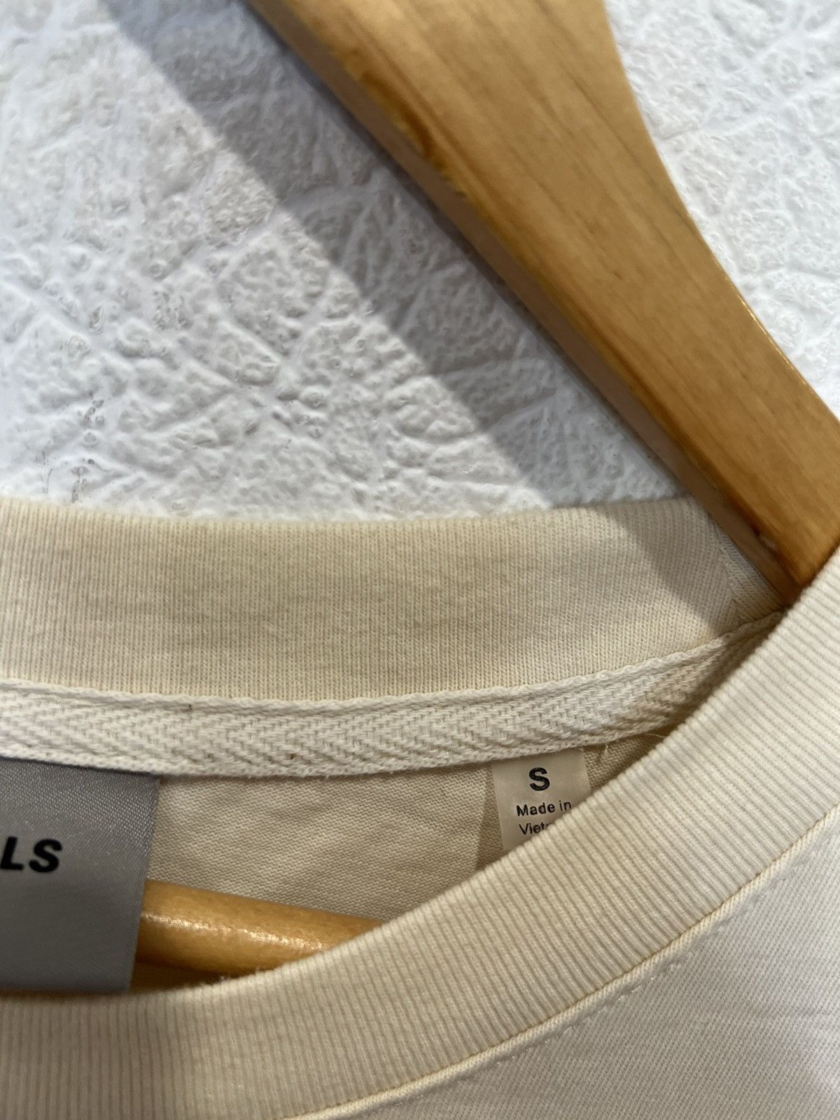 Fear of God Fear Of God Essentials Beige T Shirt Tee Size US S / EU 44-46 / 1 - 4 Thumbnail