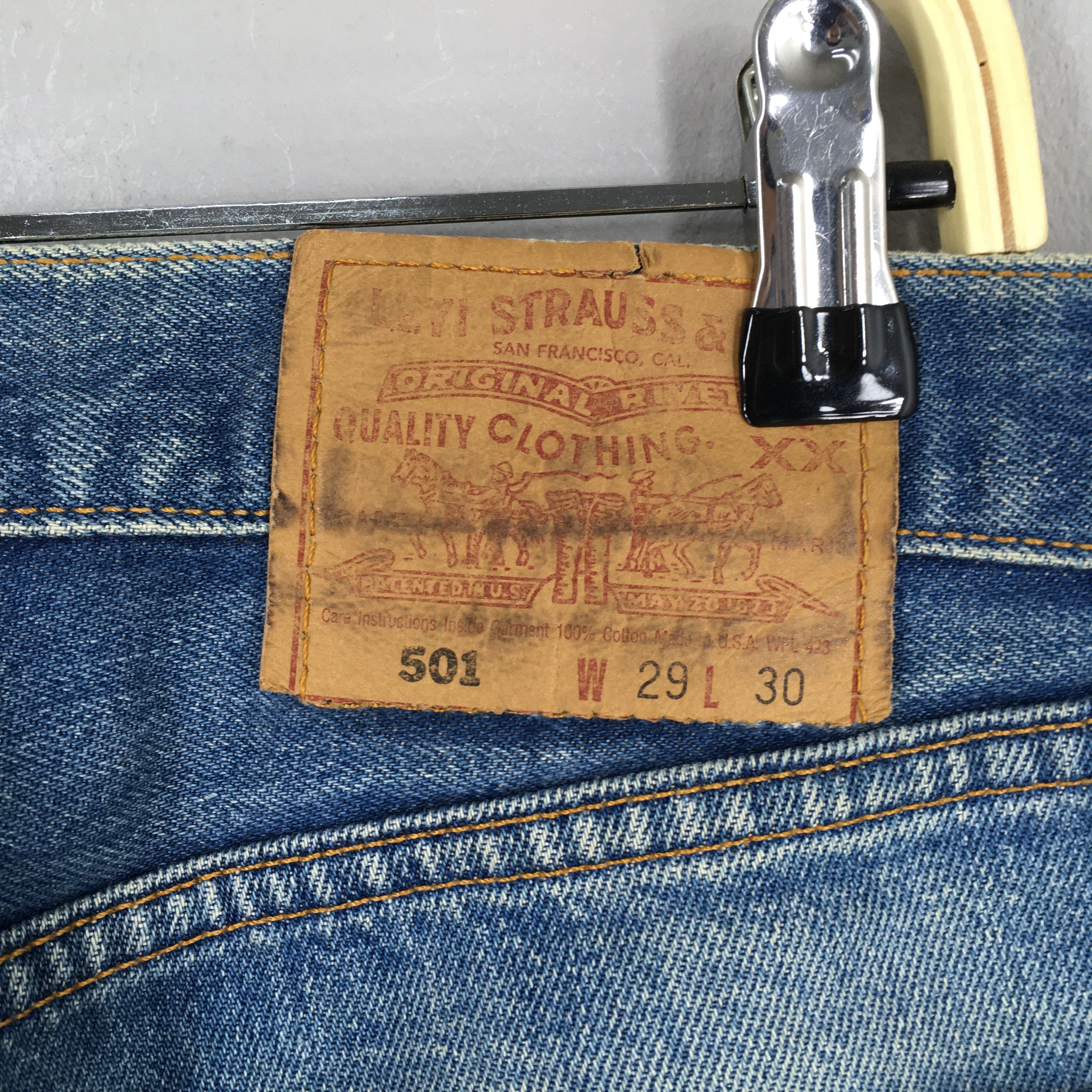 Levi's Size 28x31.5 Vintage 90s Levi's 501 Faded Blue Jeans S1121 Size US 28 / EU 44 - 12 Thumbnail